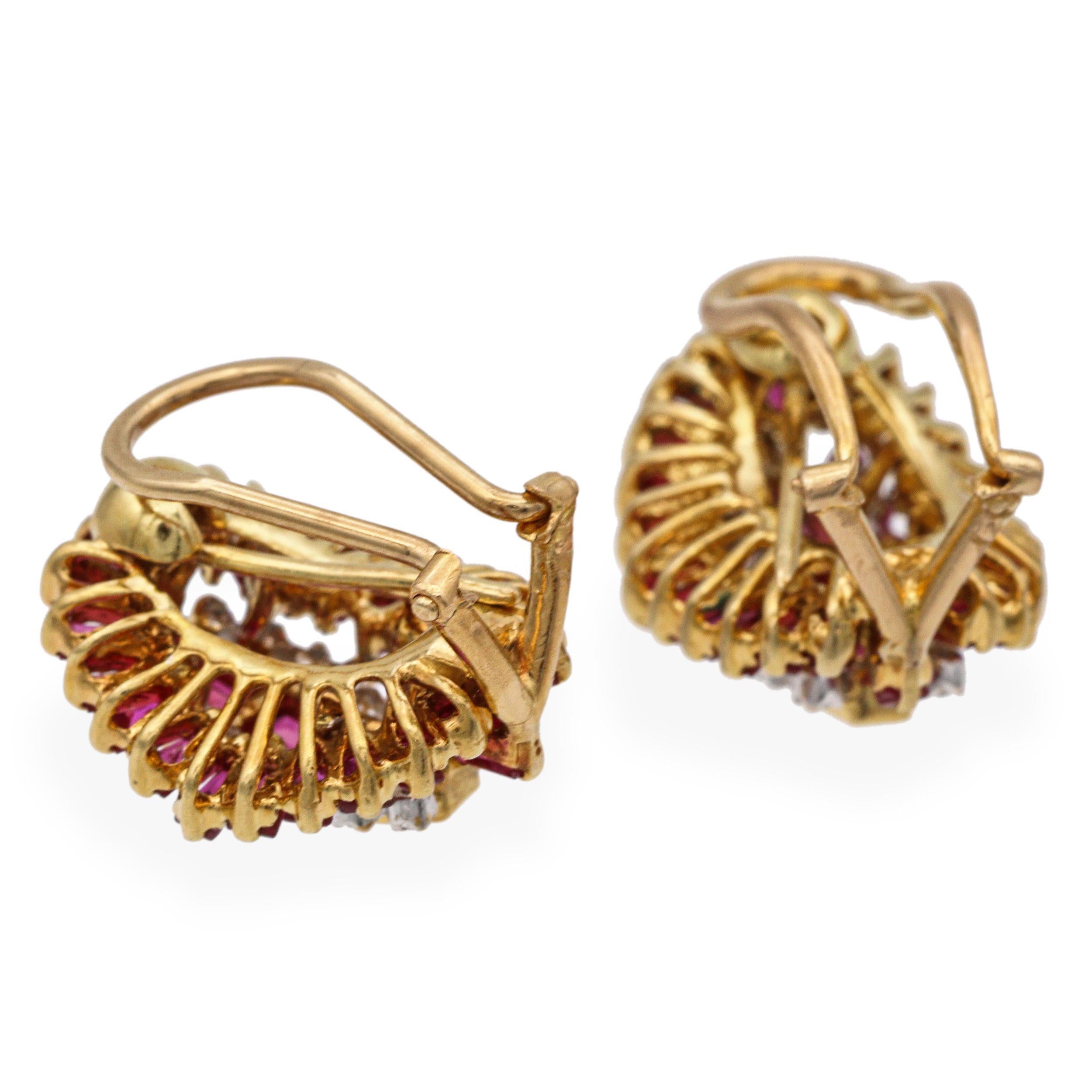 De las mujeres Pendientes vintage de oro amarillo de 18k con rubíes y diamantes en venta