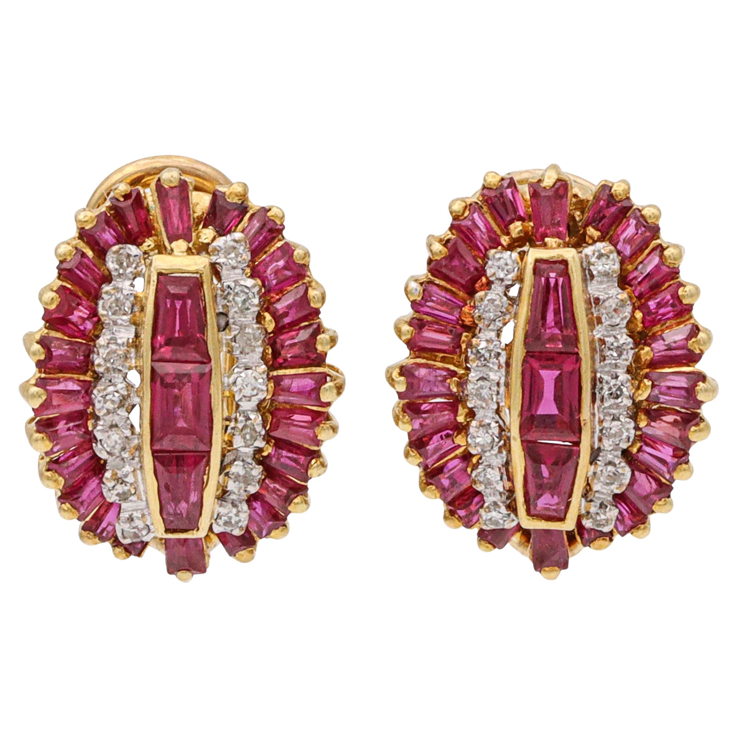 Pendientes vintage de oro amarillo de 18k con rubíes y diamantes en venta