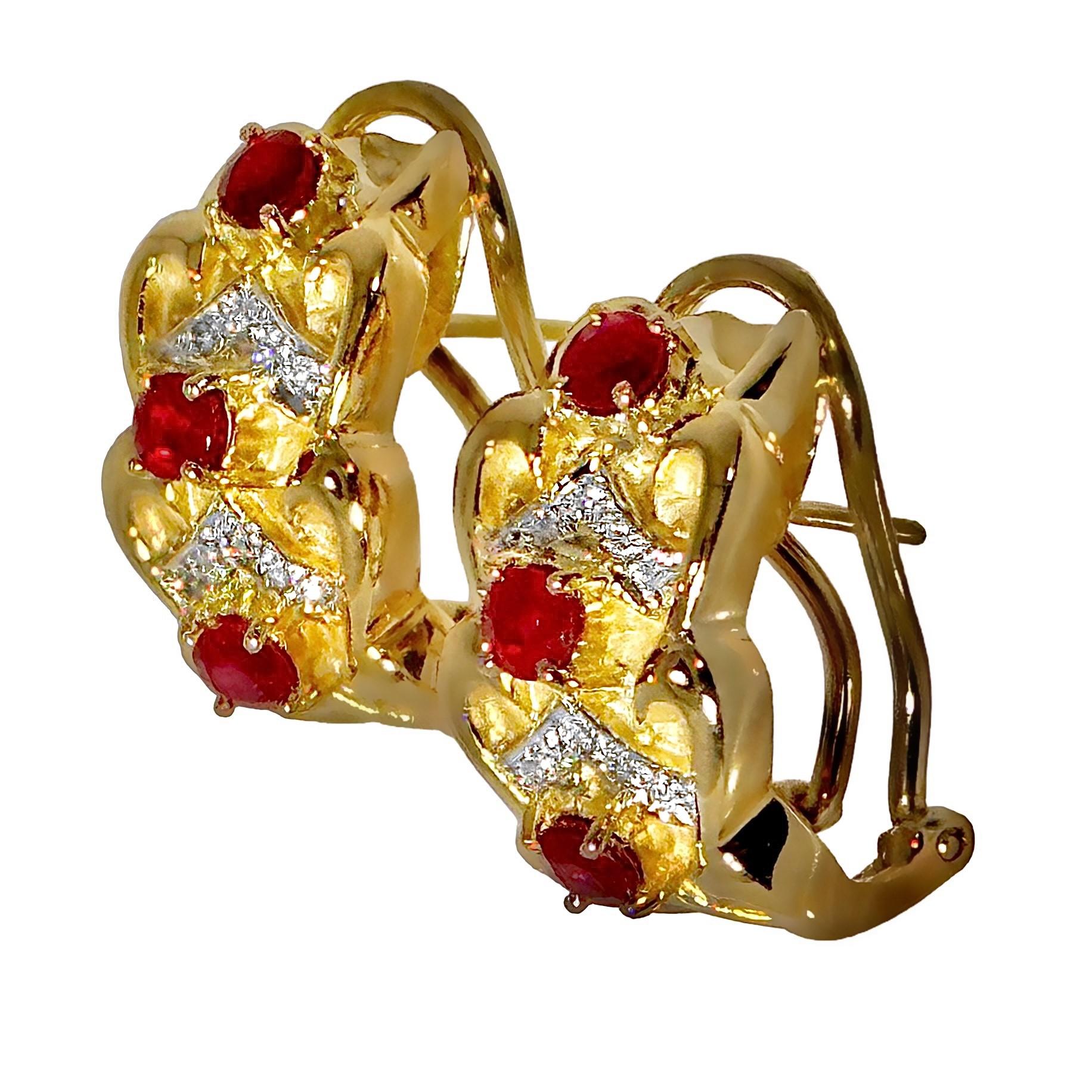 Vintage 18k Yellow Gold, Ruby and Diamond Hoop Earrings In Good Condition For Sale In Palm Beach, FL