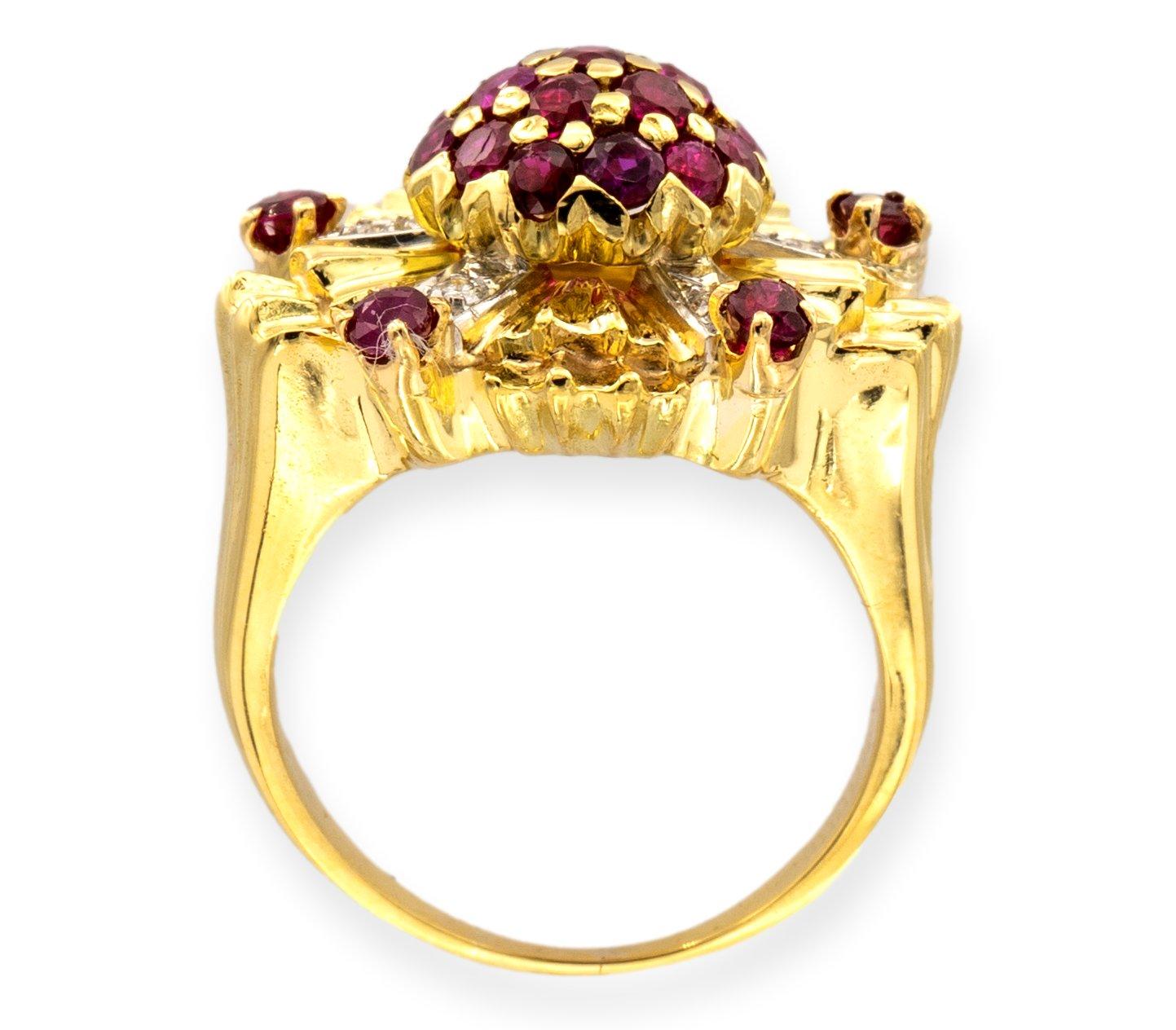 Women's Vintage 18k Yellow Gold Ruby and Diamond Starburst Cocktail Ring For Sale
