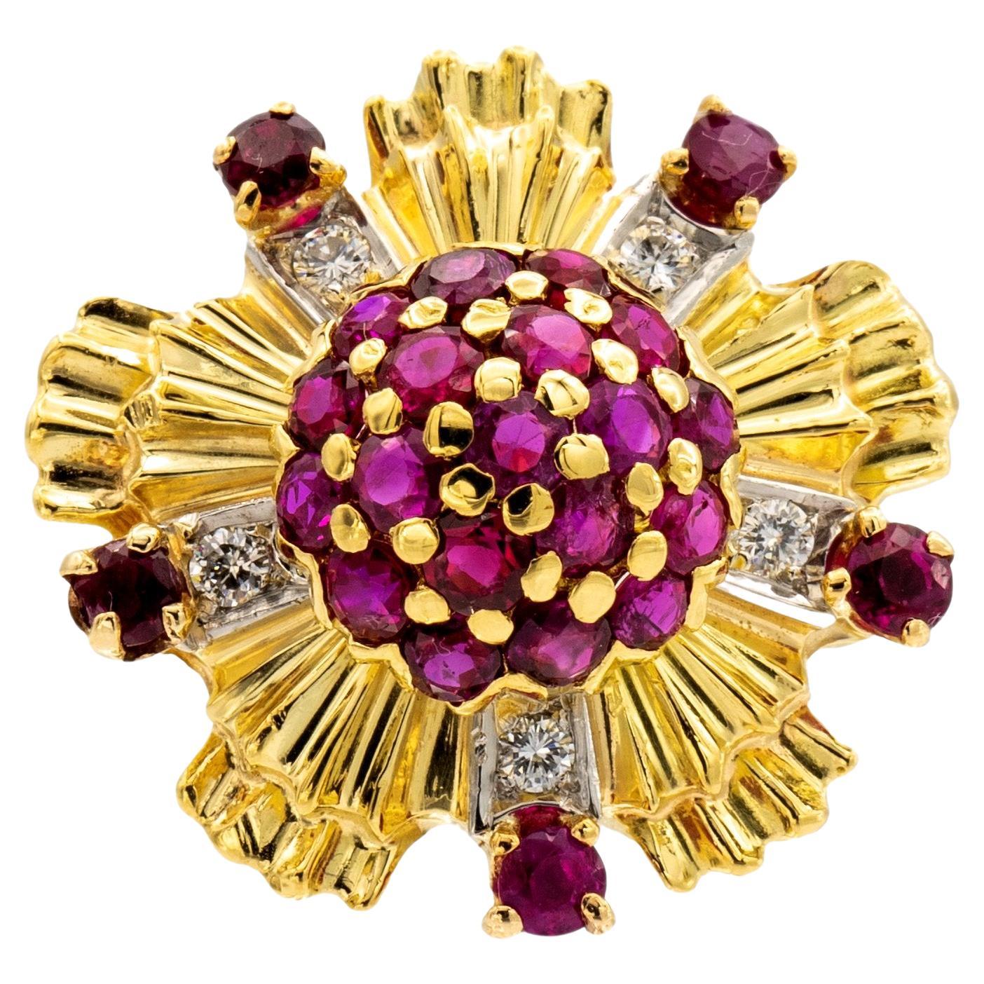 Vintage 18k Yellow Gold Ruby and Diamond Starburst Cocktail Ring For Sale