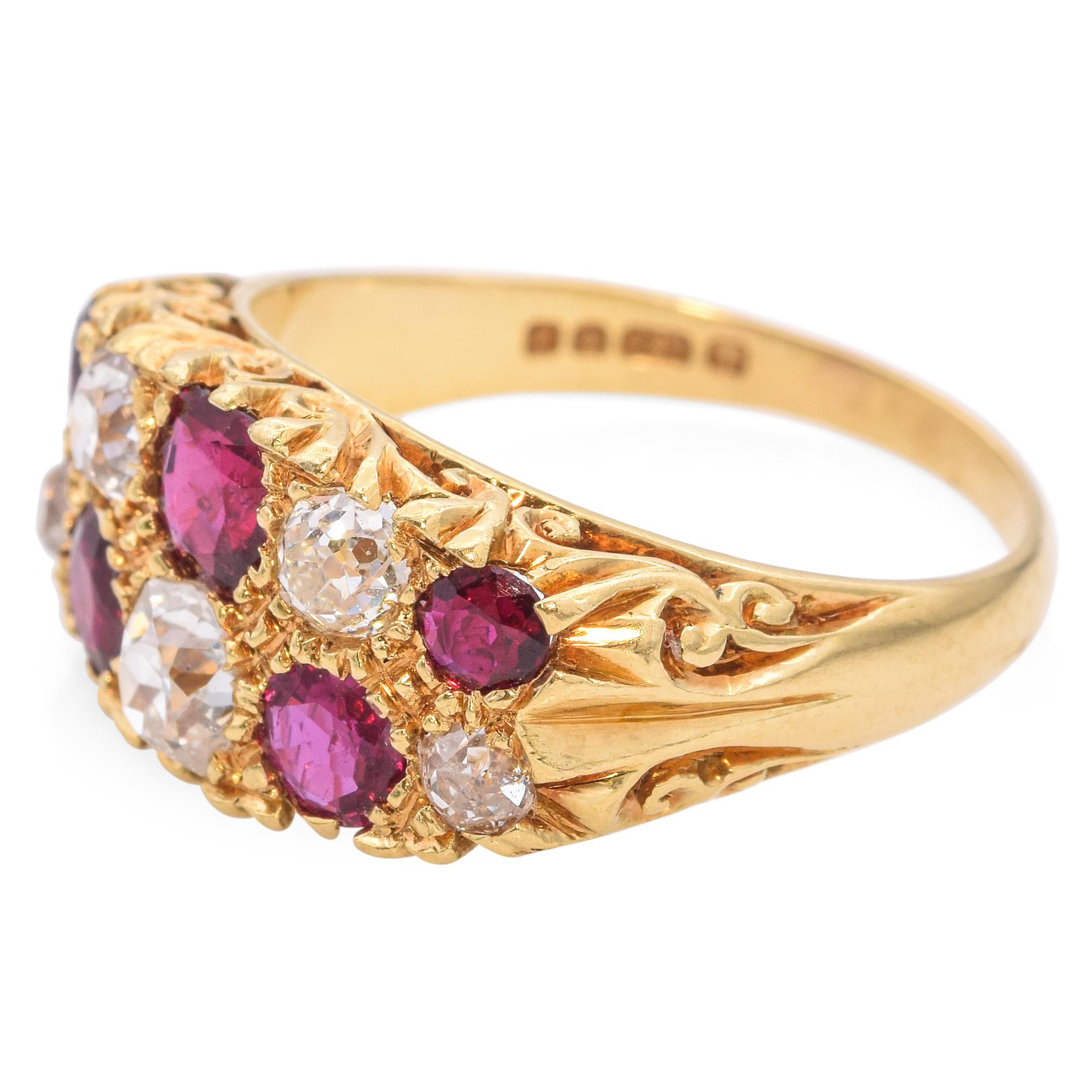 Women's or Men's Vintage 18k Yellow Gold Ruby and Old Mine Cut Diamond Ring For Sale