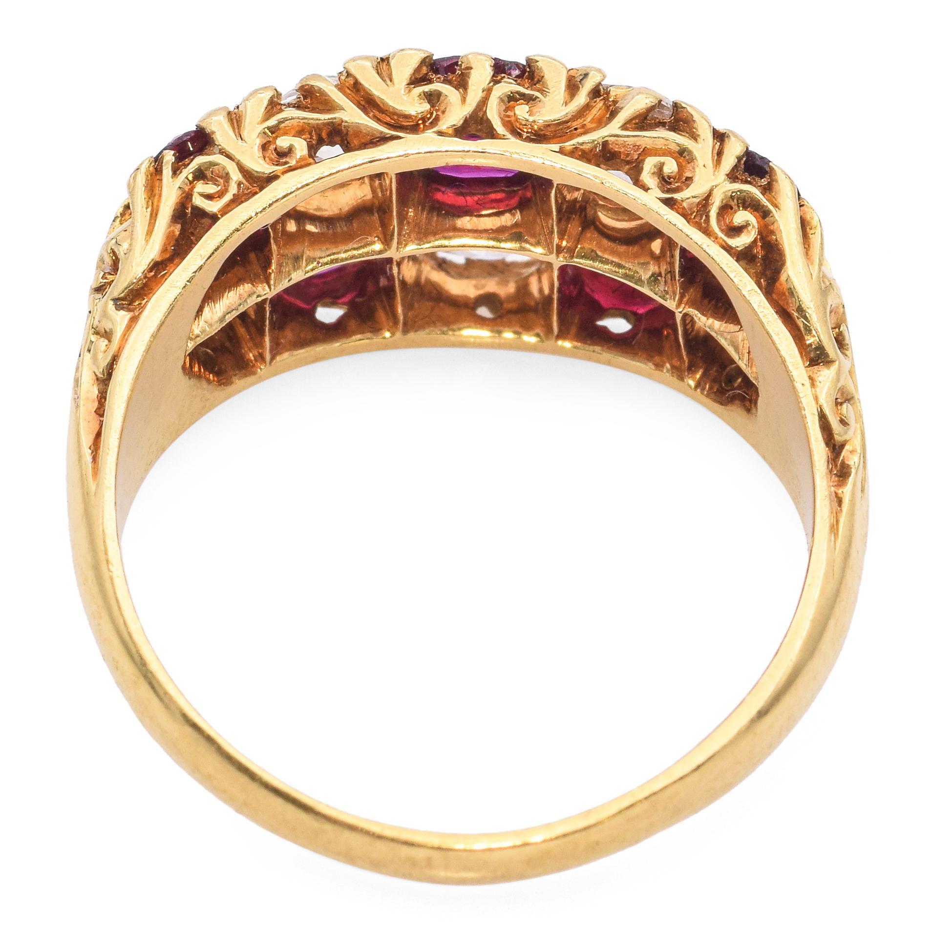 Vintage 18k Yellow Gold Ruby and Old Mine Cut Diamond Ring For Sale 1