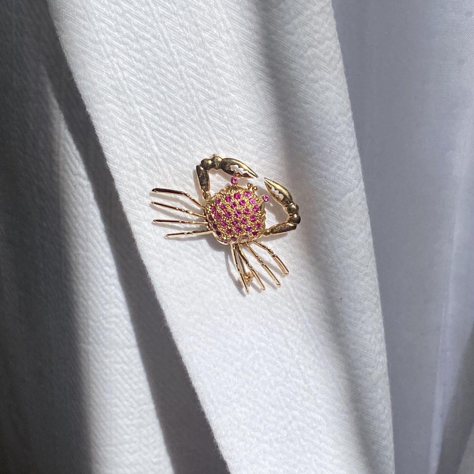 Vintage 18K Yellow Gold Ruby Crab Brooch 9.9G In Excellent Condition For Sale In Los Angeles, CA