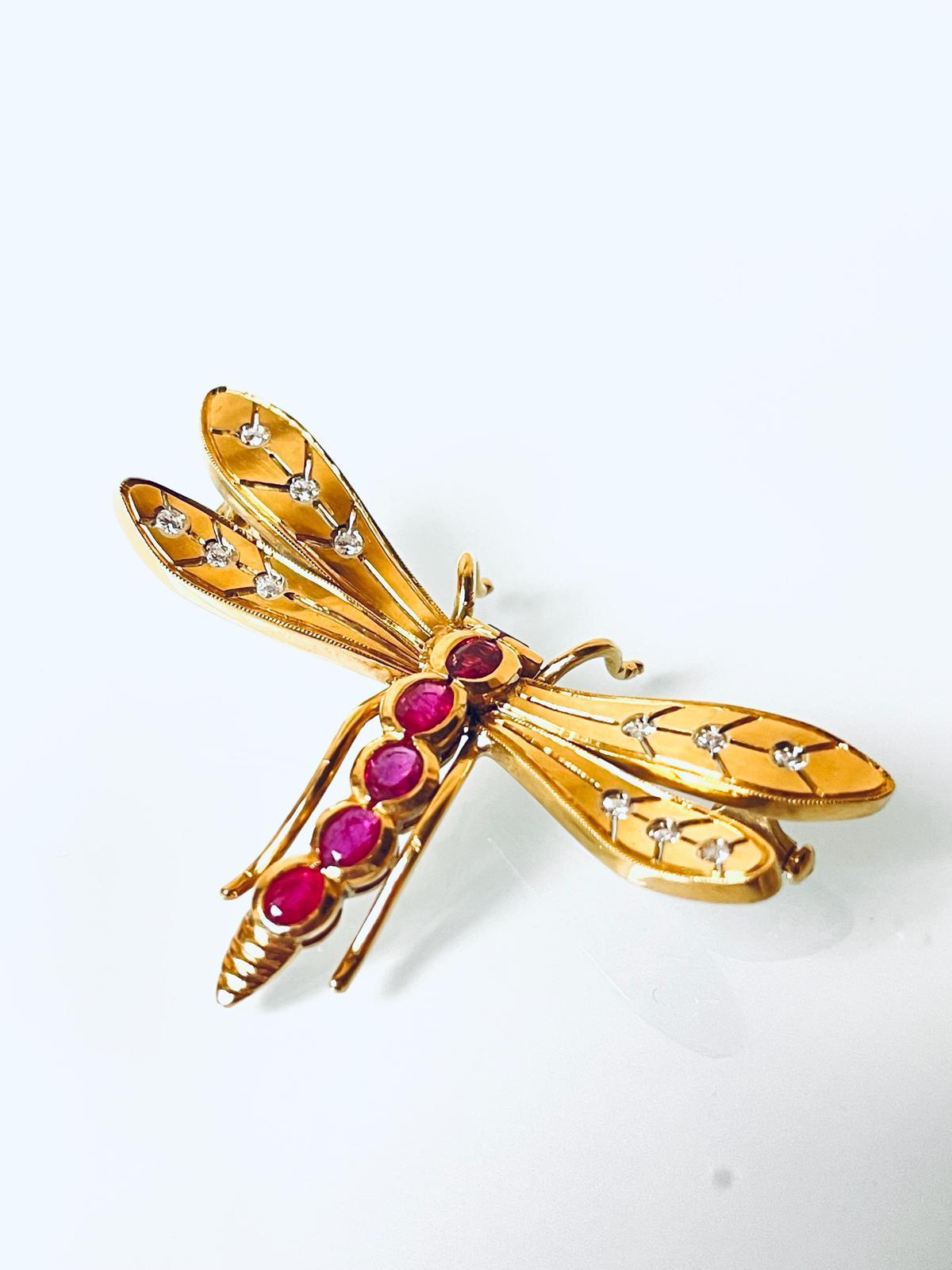Brilliant Cut Vintage 18K Yellow Gold, Ruby Diamond Dragonfly Brooch For Sale