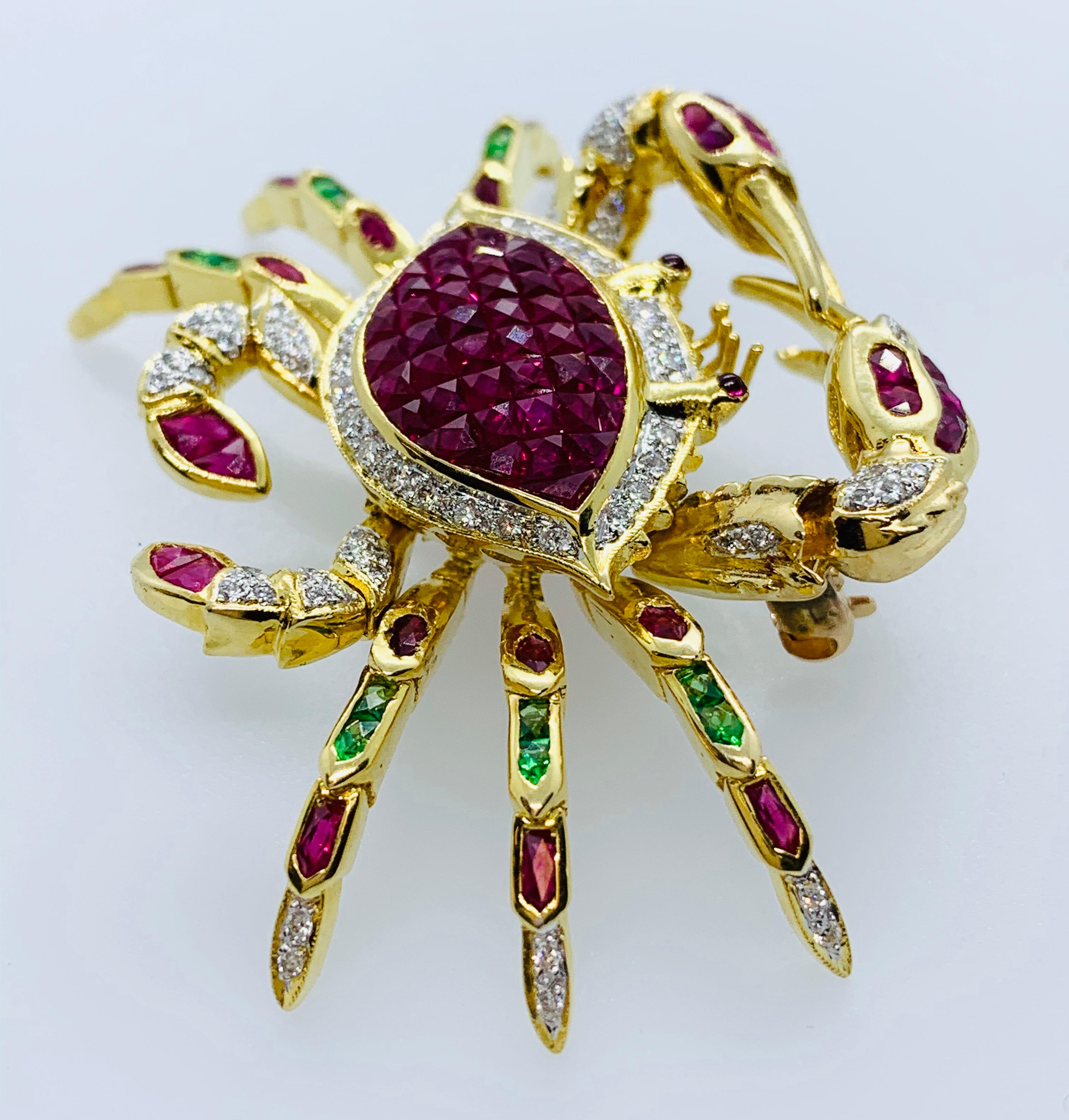 Vintage 18 Karat Yellow Gold Ruby Diamond and Emerald Articulated Crab Brooch 2