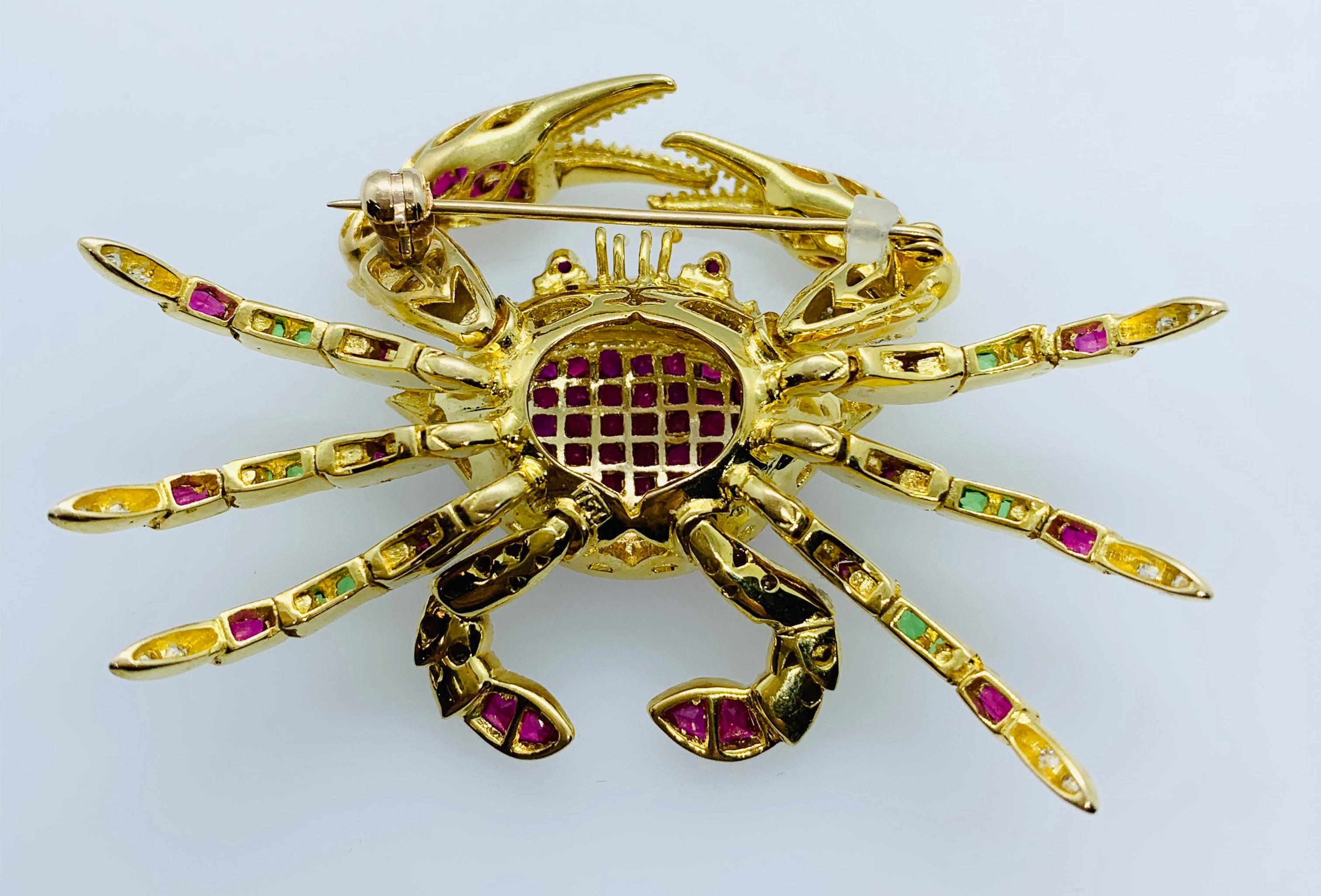 Women's or Men's Vintage 18 Karat Yellow Gold Ruby Diamond and Emerald Articulated Crab Brooch