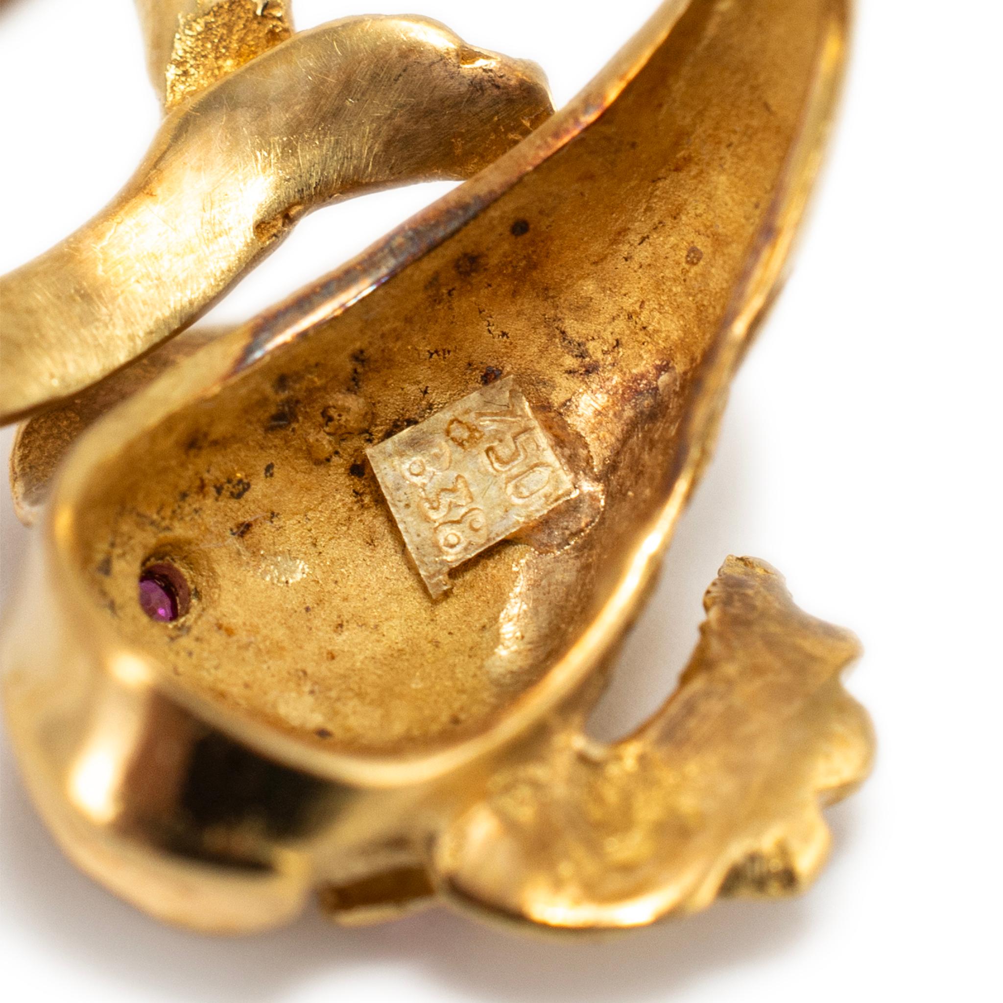 Vintage 18K Yellow Gold Ruby Koi Fish Cocktail Ring For Sale 1