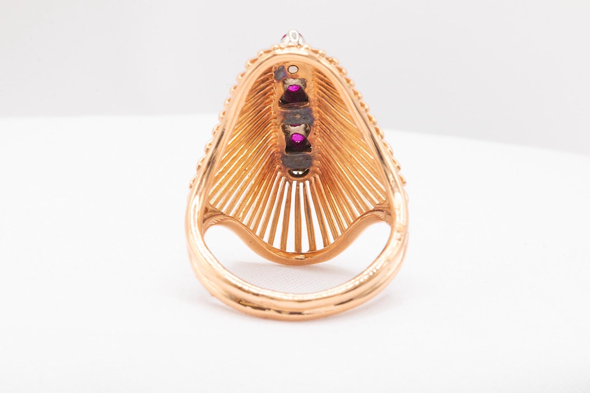 Contemporary Vintage 18k Yellow Gold Ruby Ring For Sale
