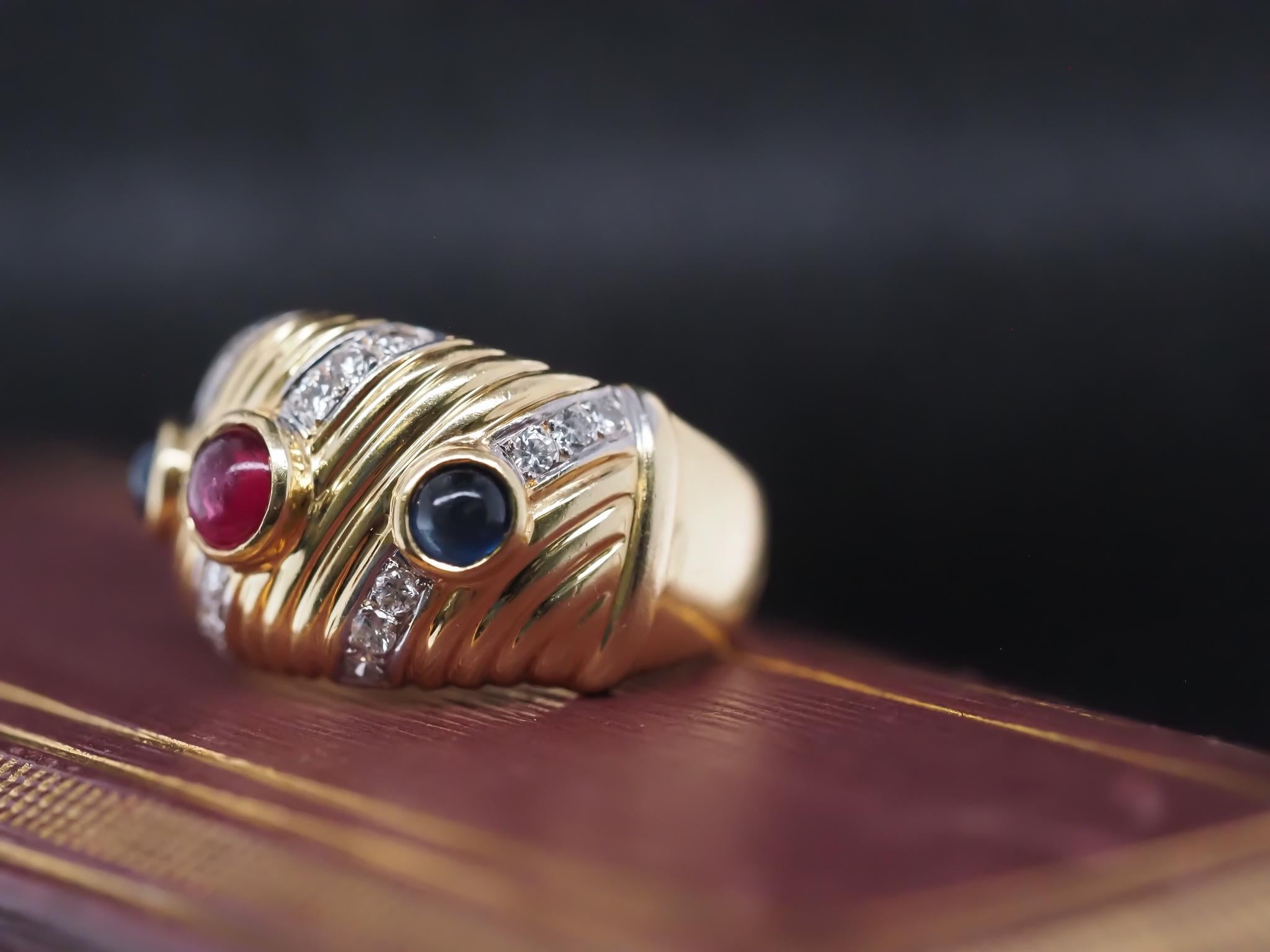 Vintage 18k Yellow Gold Ruby, Sapphire, and Diamond Ring In Good Condition For Sale In Hicksville, NY