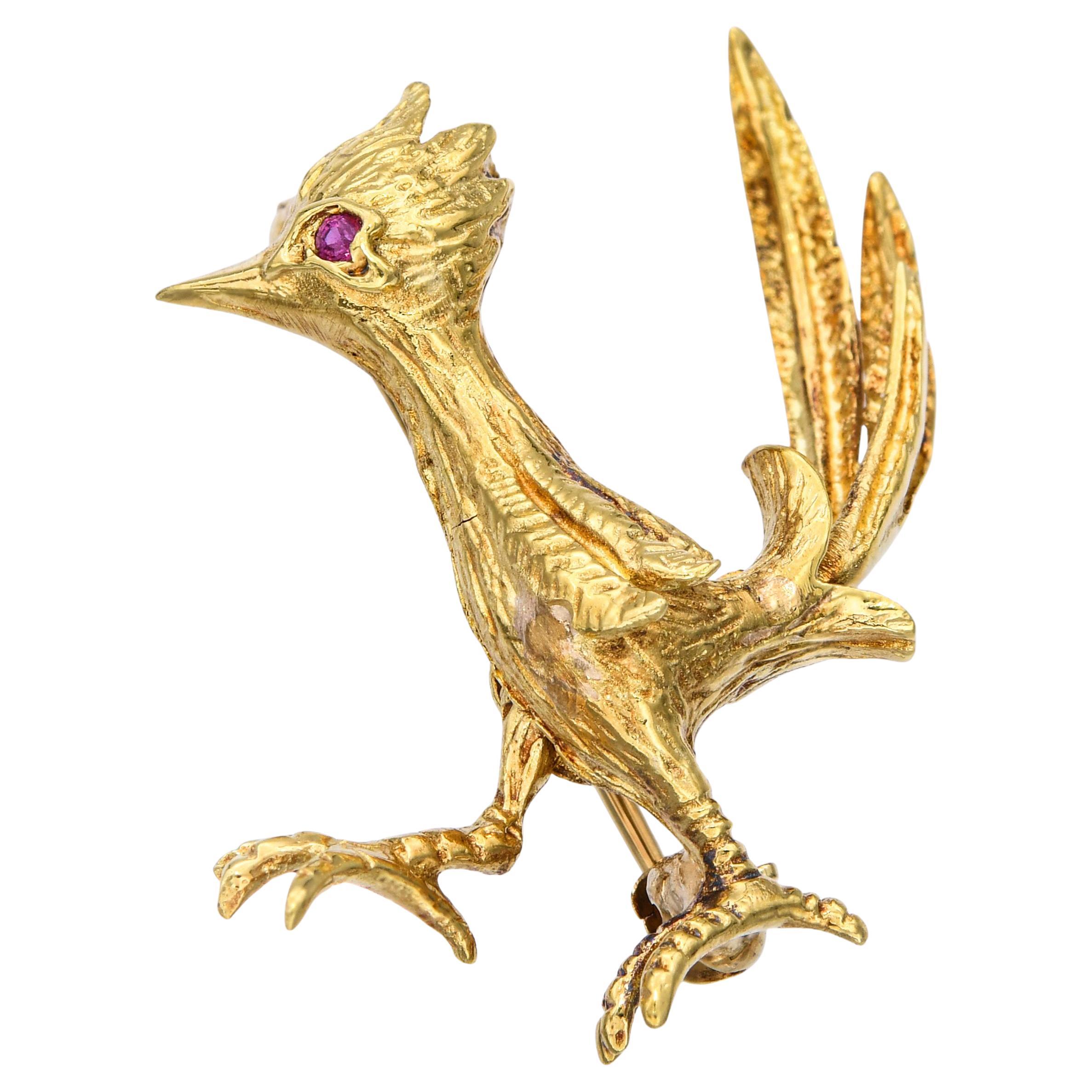Broche Correcaminos Vintage de Oro Amarillo de 18k con Rubí Pavoneándose