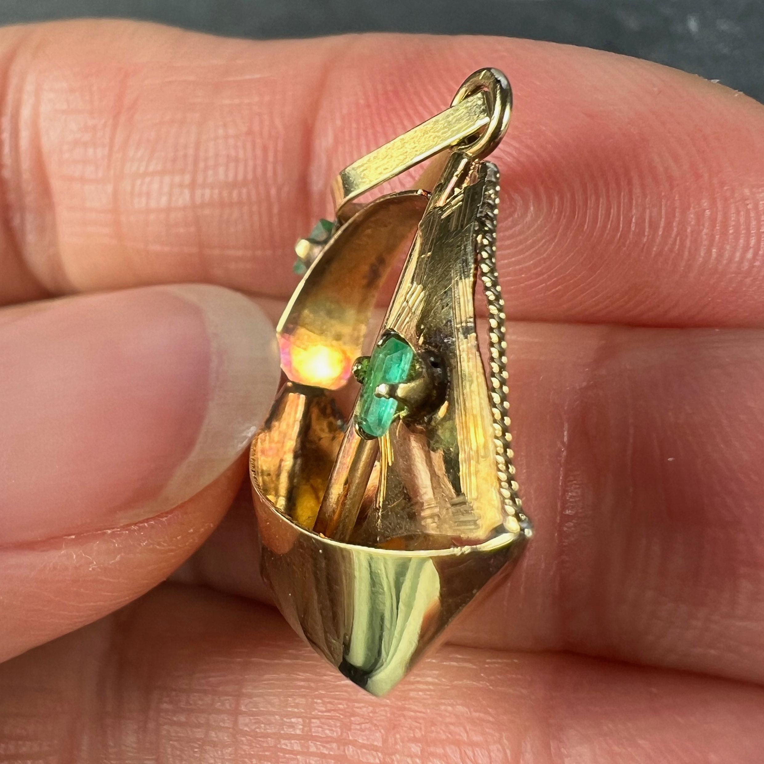 Vintage 18K Yellow Gold Sailing Yacht Boat Emerald Charm Pendant For Sale 3