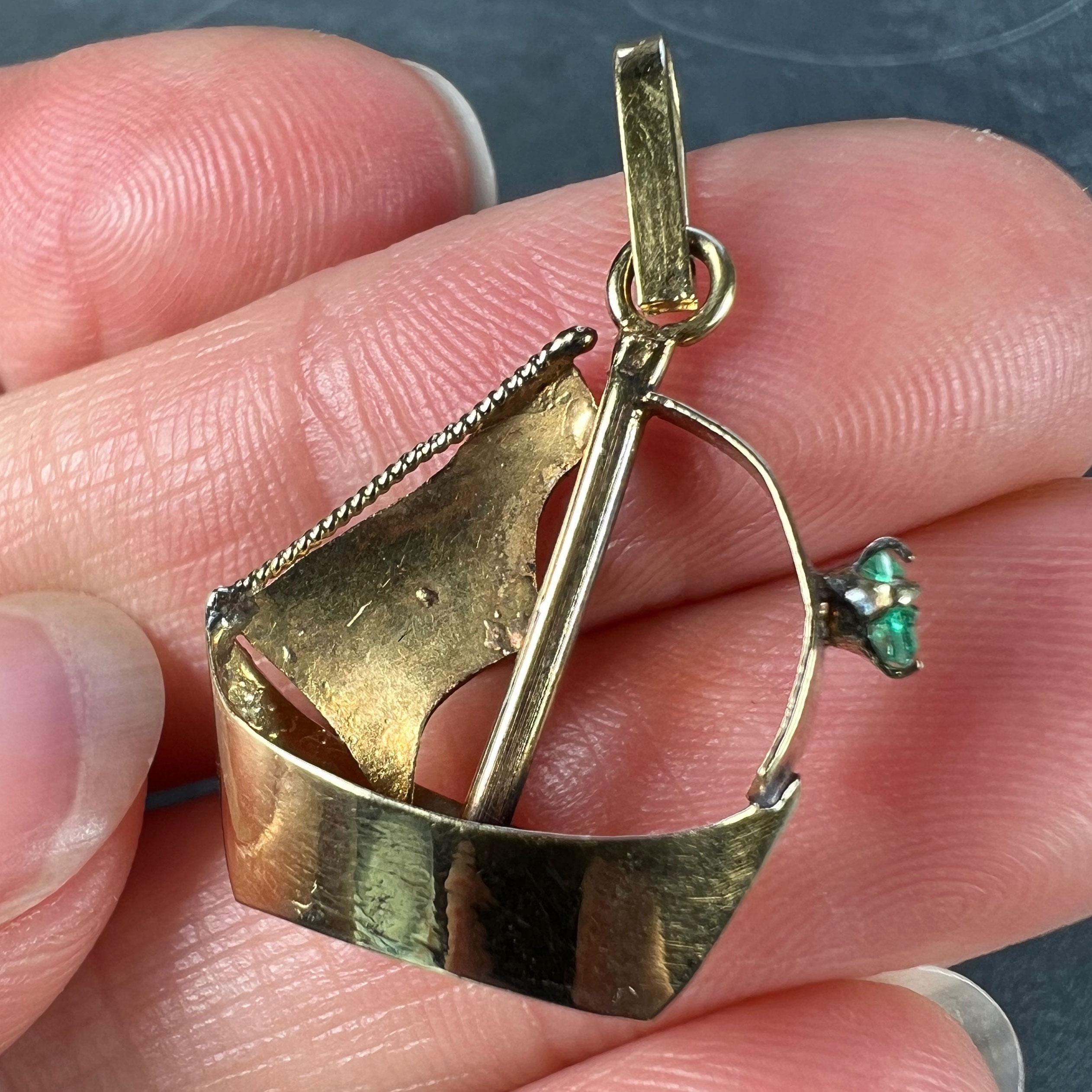 Vintage 18K Yellow Gold Sailing Yacht Boat Emerald Charm Pendant For Sale 4