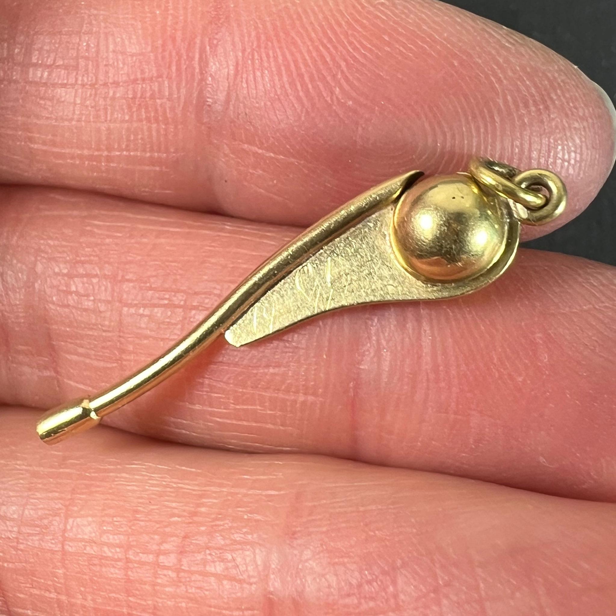 Ciondolo a forma di maniglia per timone di barca a vela in oro giallo 18 carati d'epoca in vendita 5