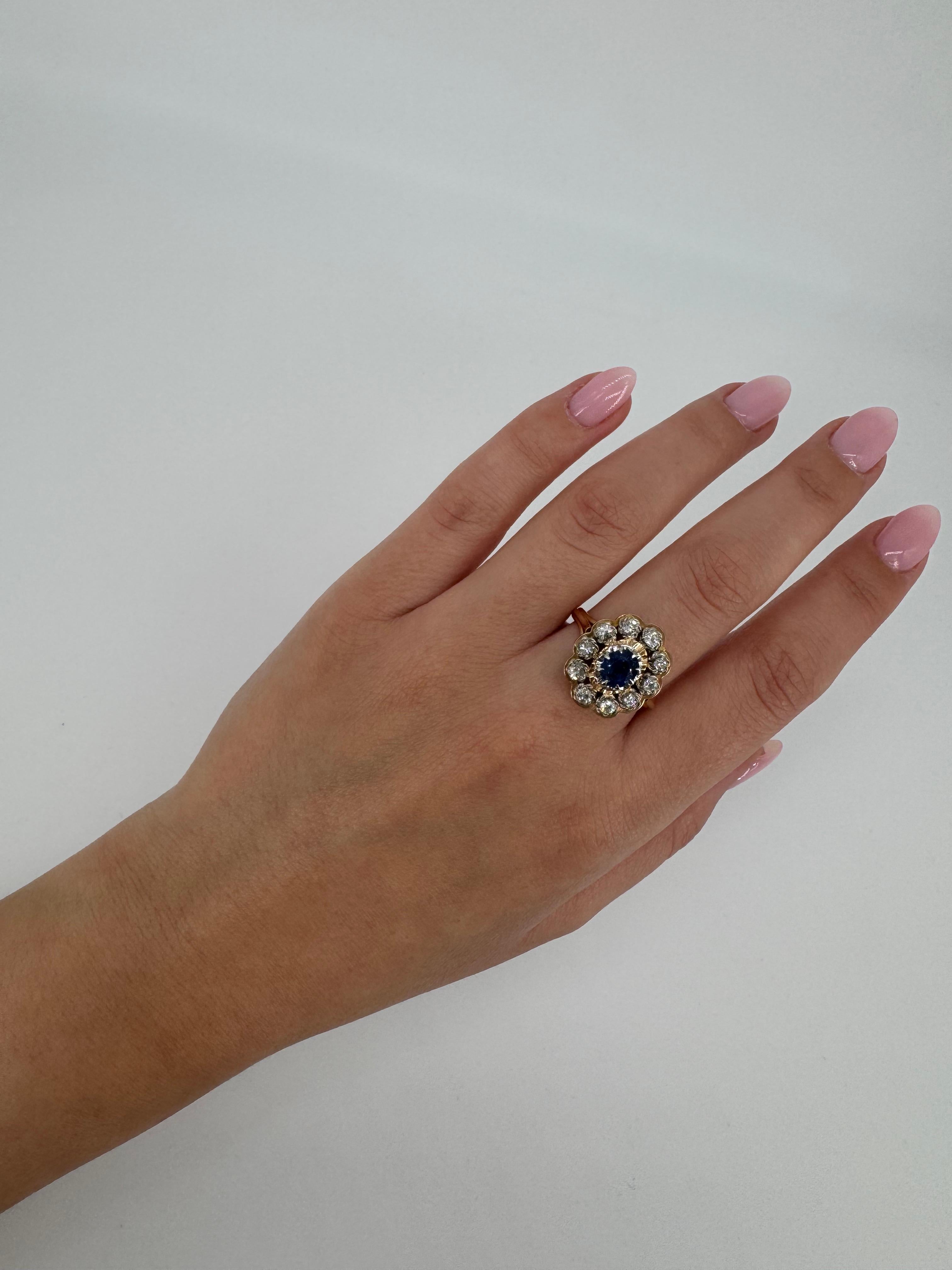 18 Karat Gelbgold Saphir und Diamant-Cluster-Ring mit altem Minenschliff im Angebot 1