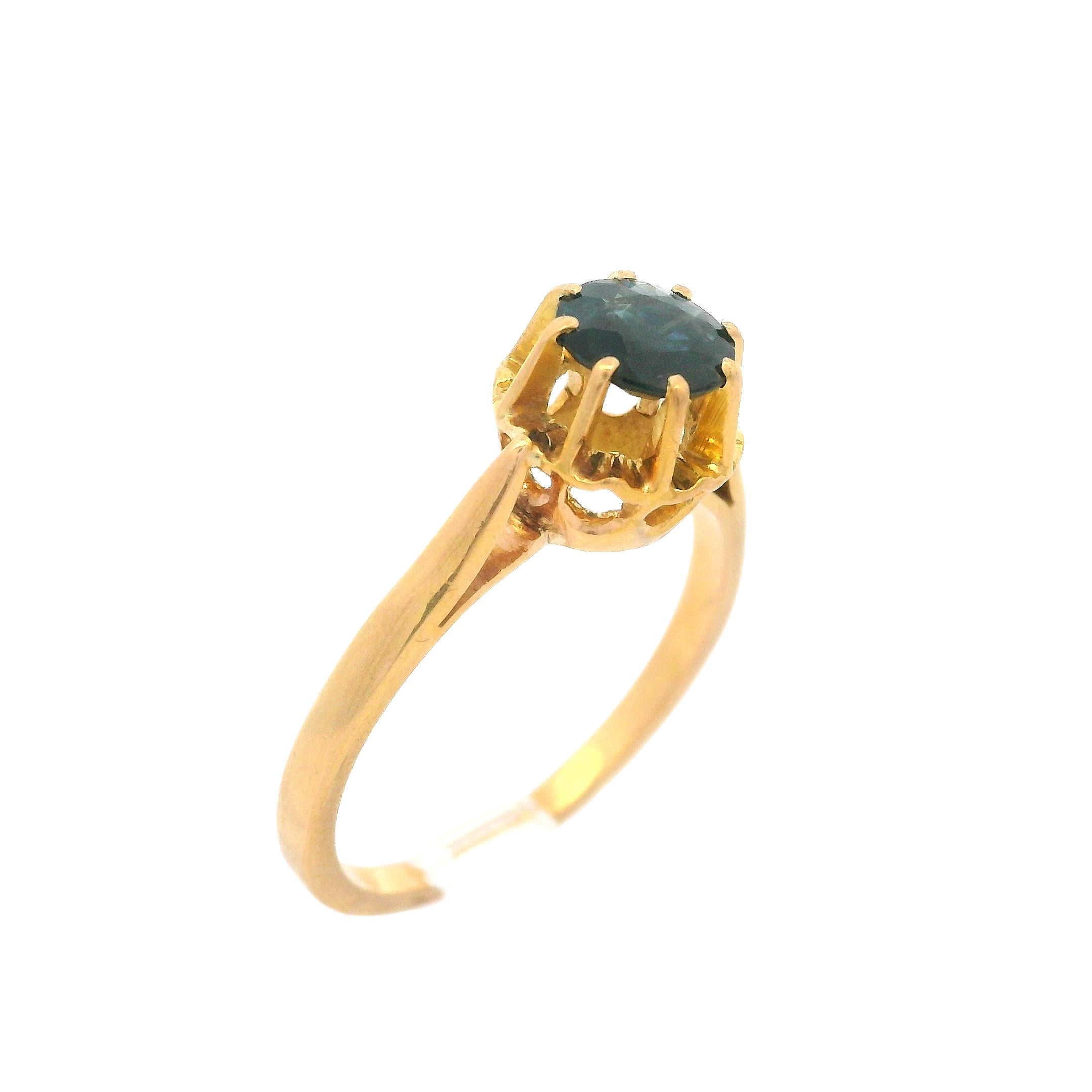 Vintage 18k Yellow Gold Sapphire French Hallmark Eagle Solitaire Ring In Excellent Condition For Sale In Montclair, NJ