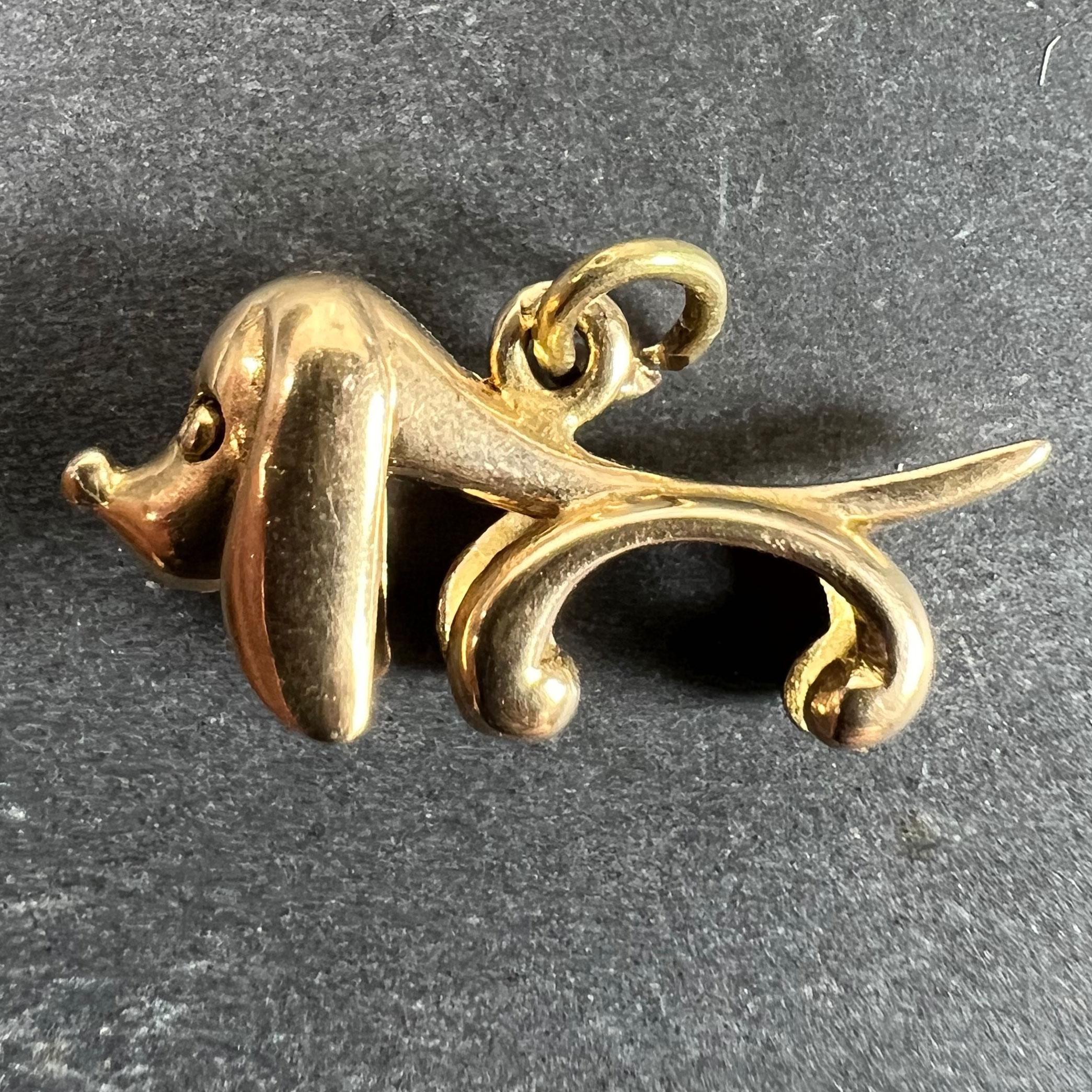 Vintage 18K Yellow Gold Sausage Dog Hound Charm Pendant In Good Condition For Sale In London, GB