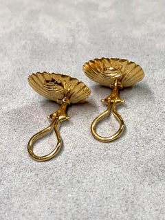 Vintage 18K Gelbgold Jakobsmuschel Perle Diamant Huggie Ohrringe Omega zurück