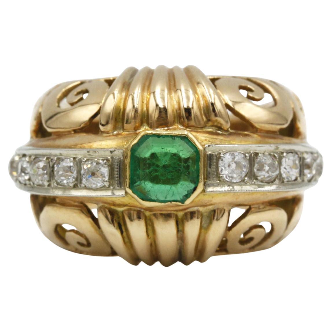 Vintage 18K Yellow Gold Scrollwork Emerald and Old Mine Cut Diamond Ring
