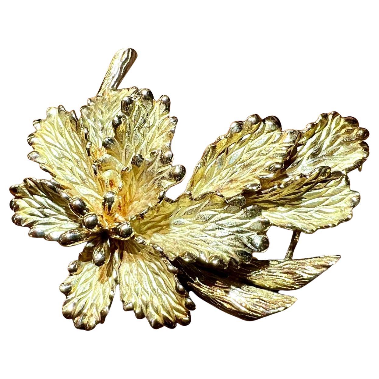 Vintage 18K Yellow Gold Sculpted Leaf Brooch, Naturalistic Foliage Design, circa