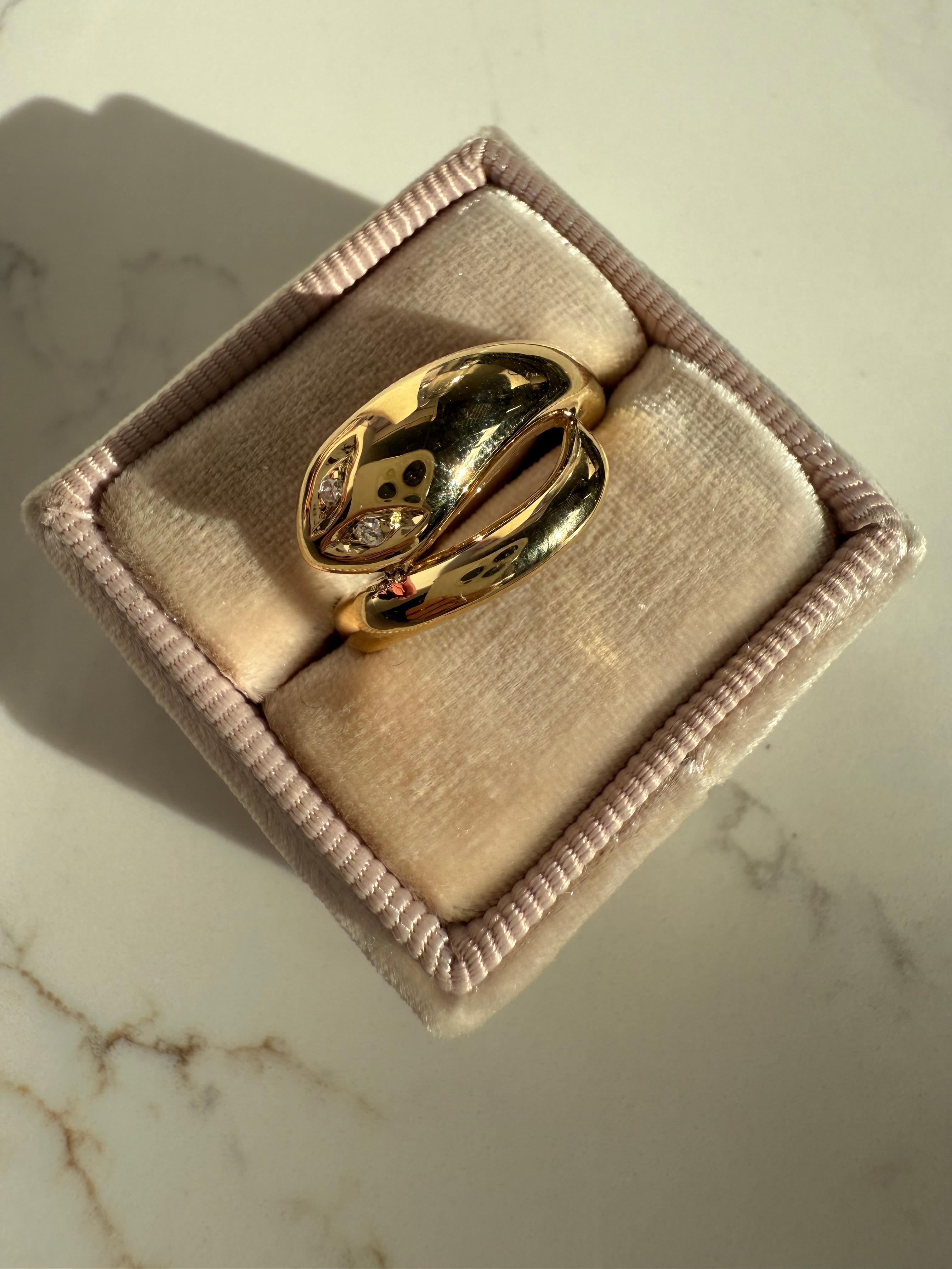 Taille ronde Bague serpent vintage en or jaune 18 carats avec diamants en vente