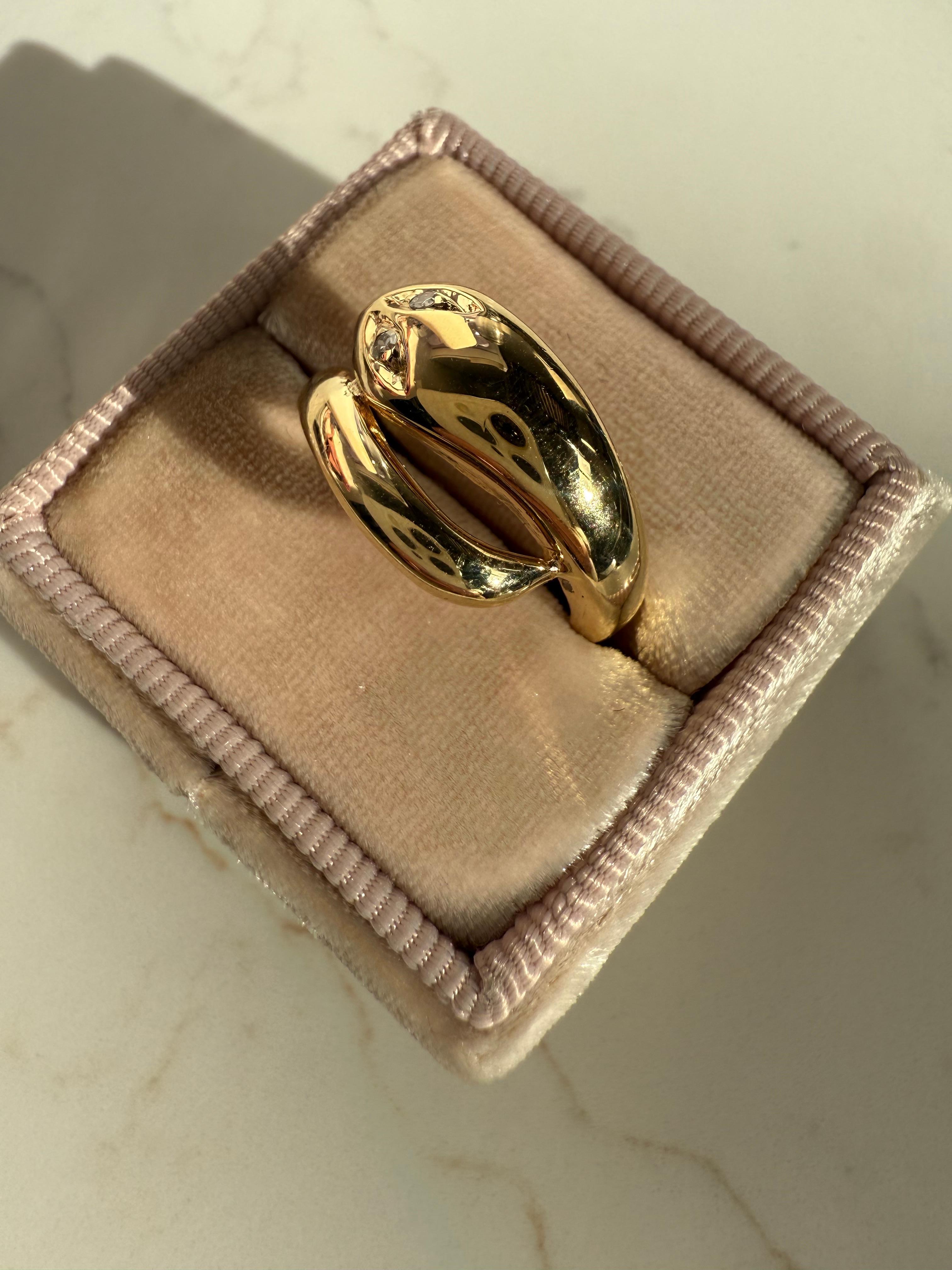 Bague serpent vintage en or jaune 18 carats avec diamants Bon état - En vente à San Francisco, CA