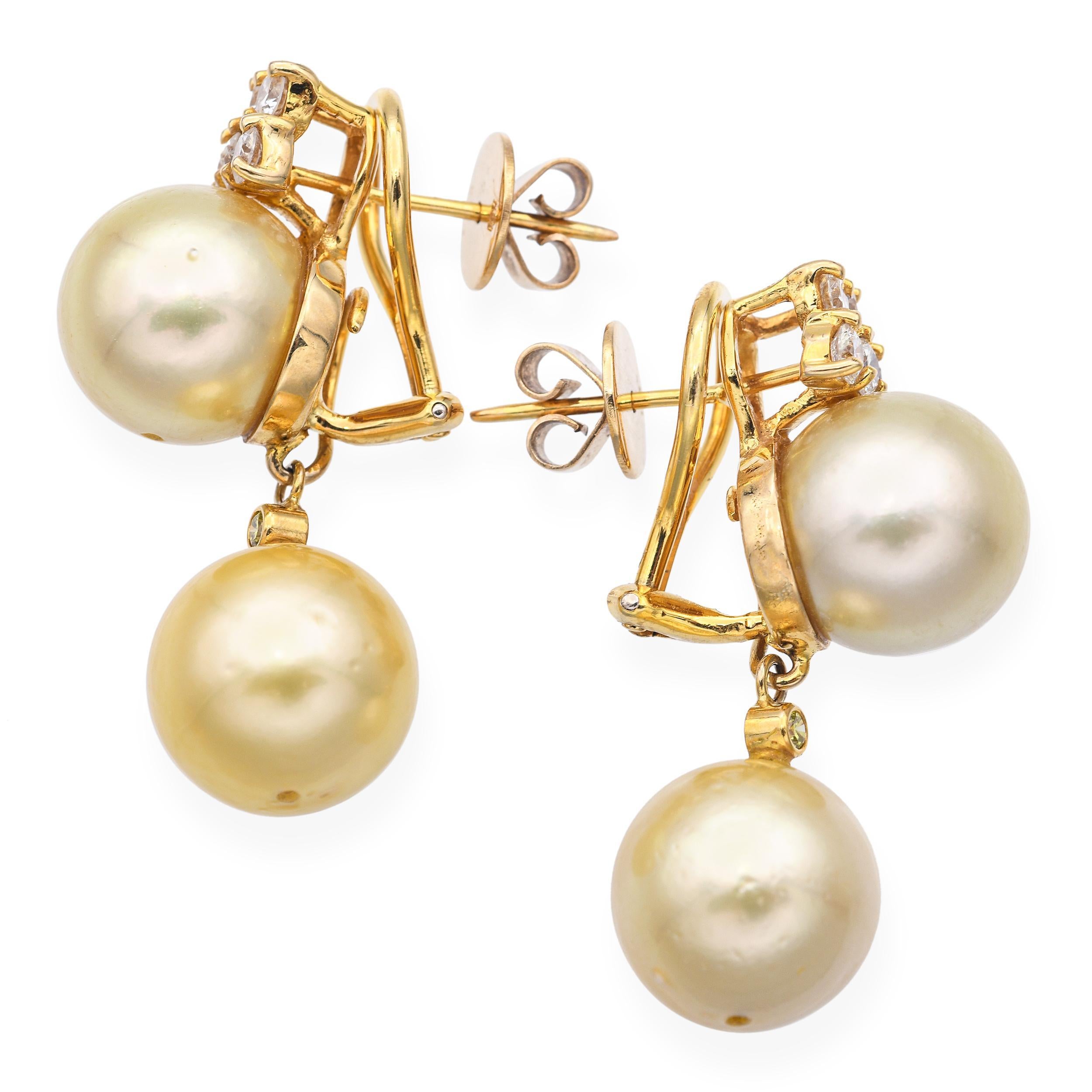 Vintage 18k Gelbgold Goldene Südseeperle und mehrfarbige Diamant-Ohrringe im Zustand „Gut“ im Angebot in New York, NY