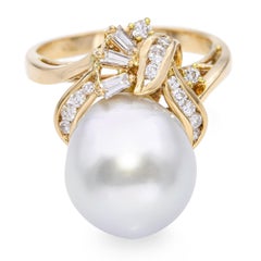 Vintage 18k Yellow Gold South Sea Pearl and Diamond Ring