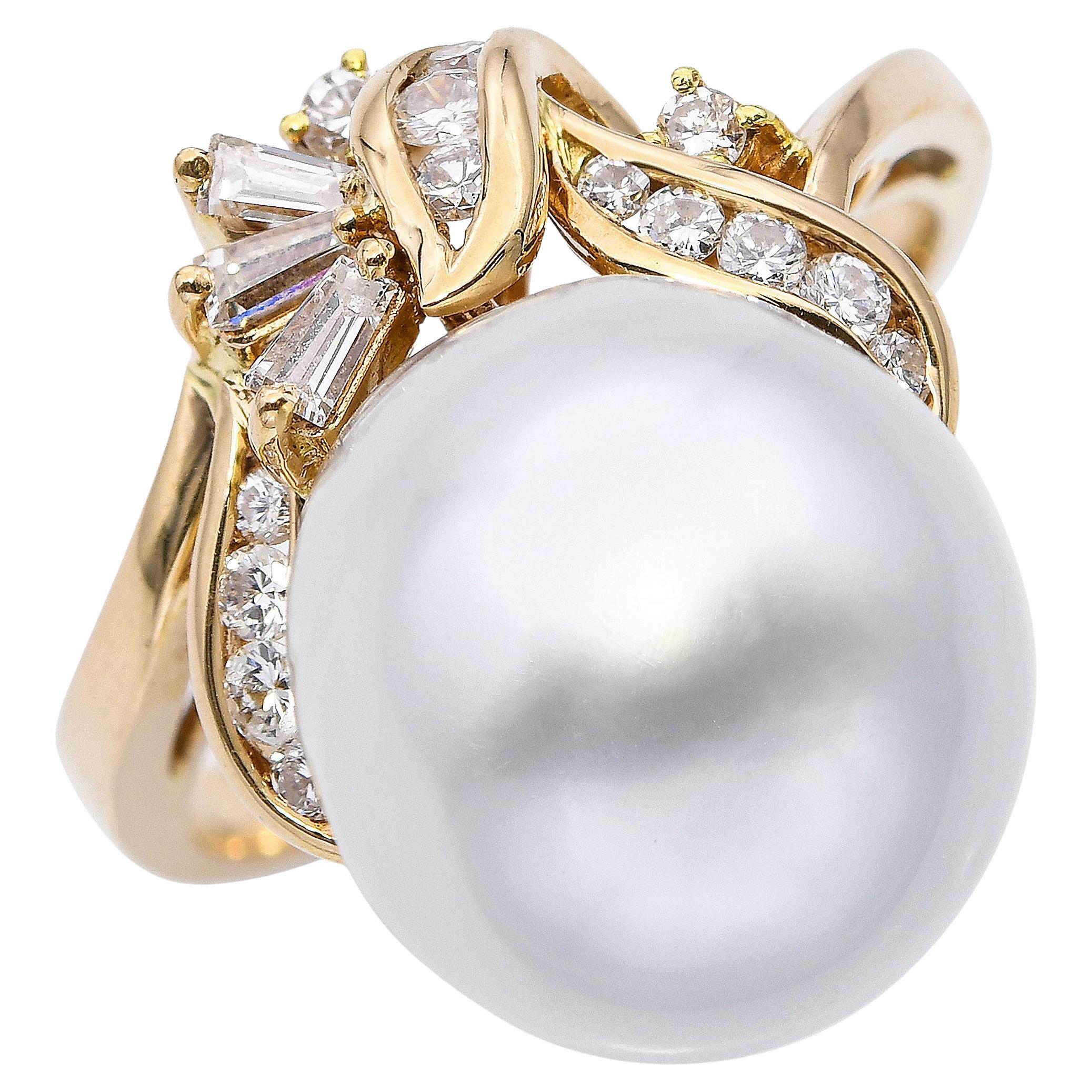 Vintage 18k Yellow Gold South Sea Pearl and Diamond Ring