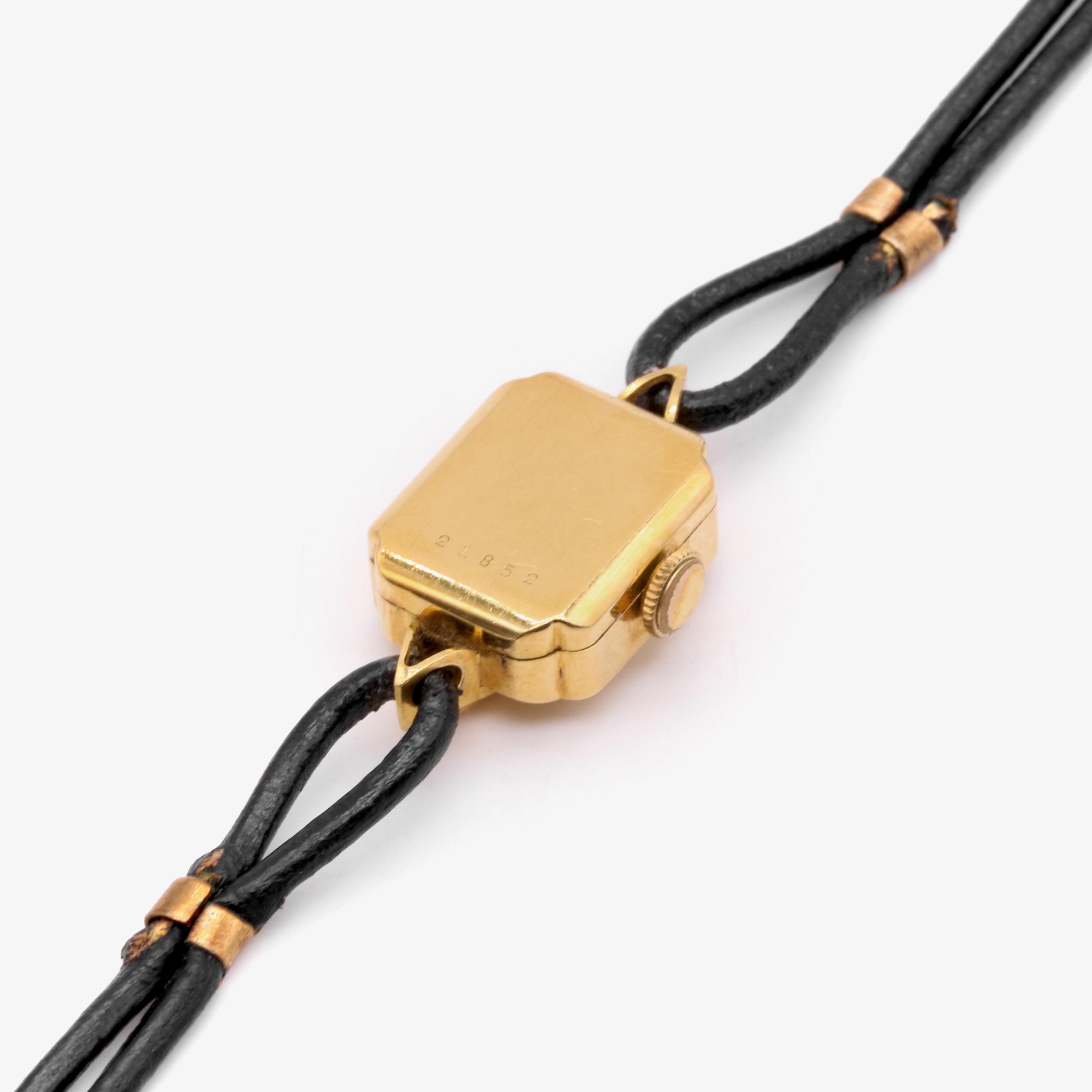 Vintage 18K Yellow Gold Square Bucherer Swiss Watch with White Face 3