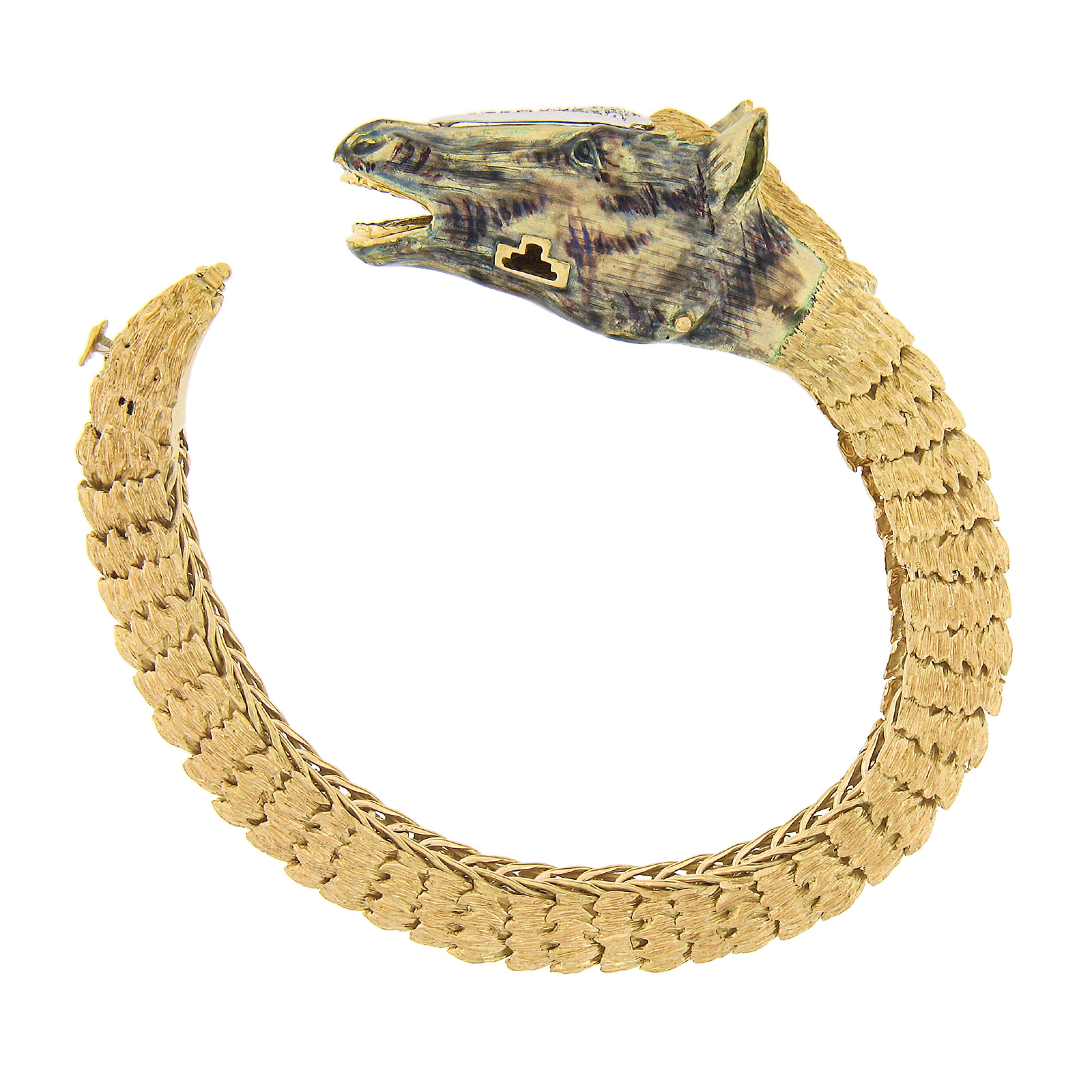 Tête de cheval en émail 3D en or jaune 18 carats, très finement texturée et détaillée, Diam. en vente 3