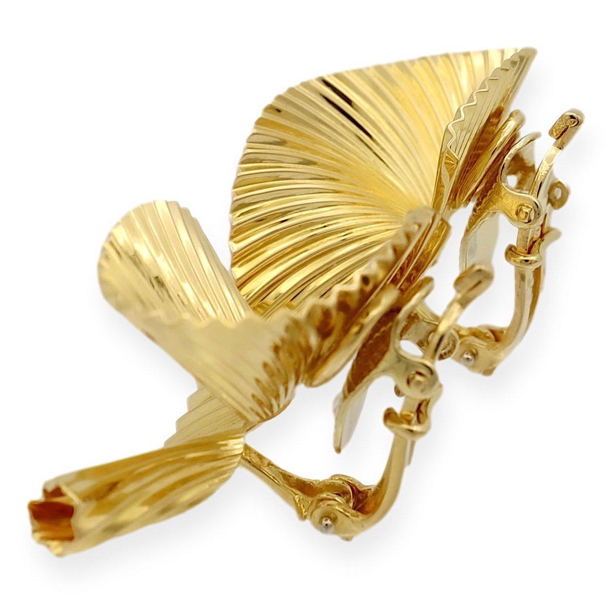 Women's Vintage 18K Yellow Gold Swirl Fan Earrings 1950's For Sale