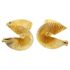 Retro 18K Yellow Gold Swirl Fan Earrings 1950's