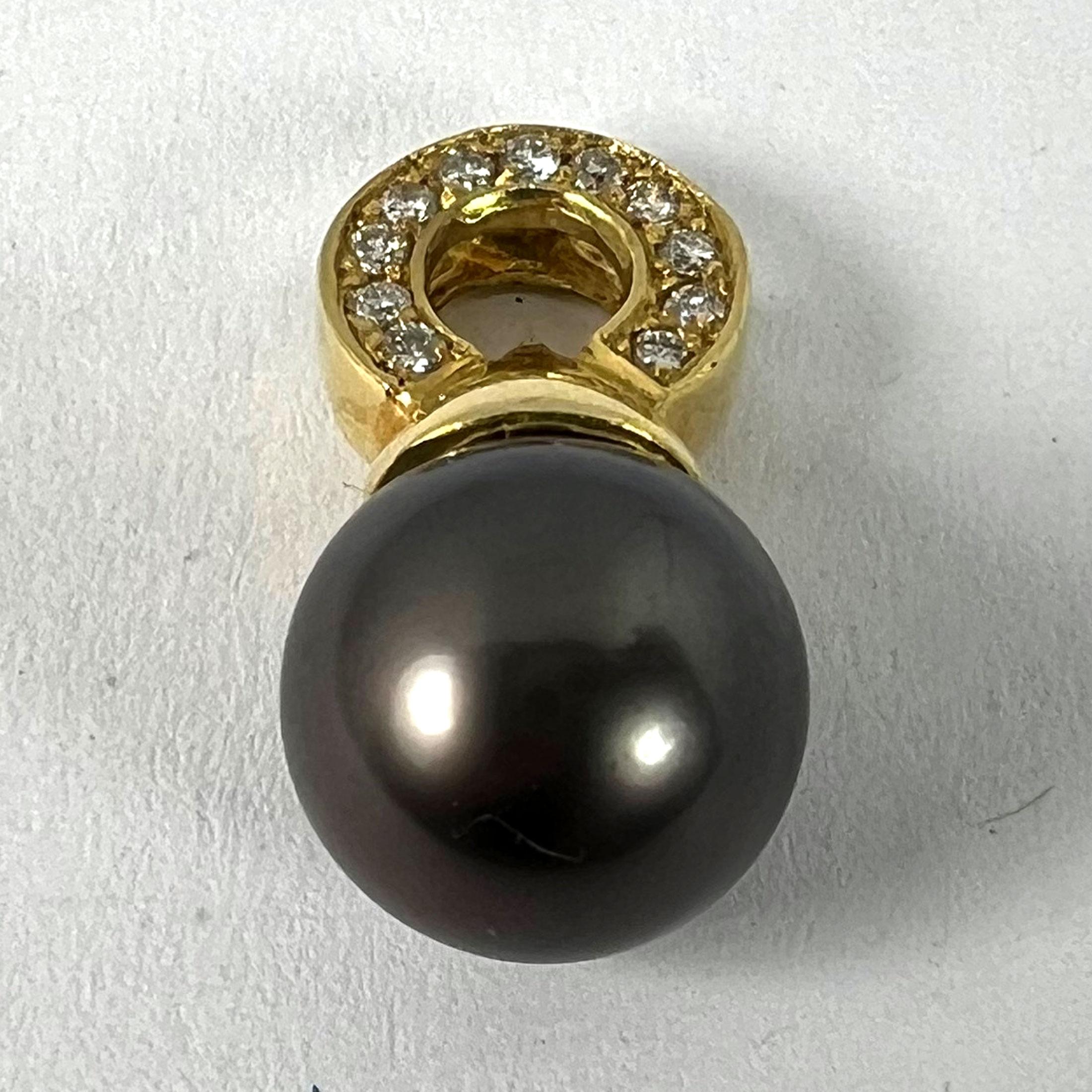 Pendentif vintage en or jaune 18 carats avec perle noire de Tahiti et diamants en vente 7