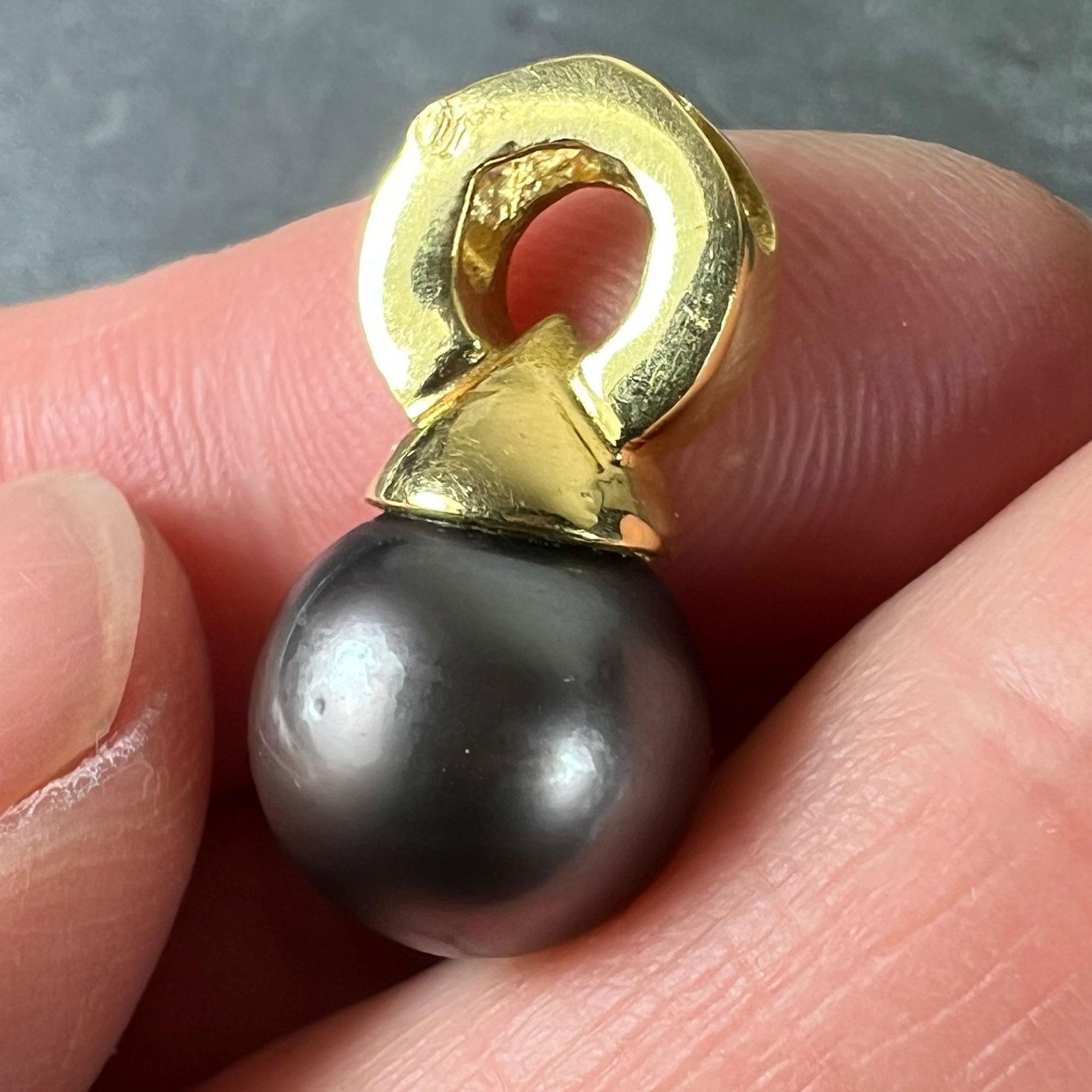 Pendentif vintage en or jaune 18 carats avec perle noire de Tahiti et diamants en vente 3