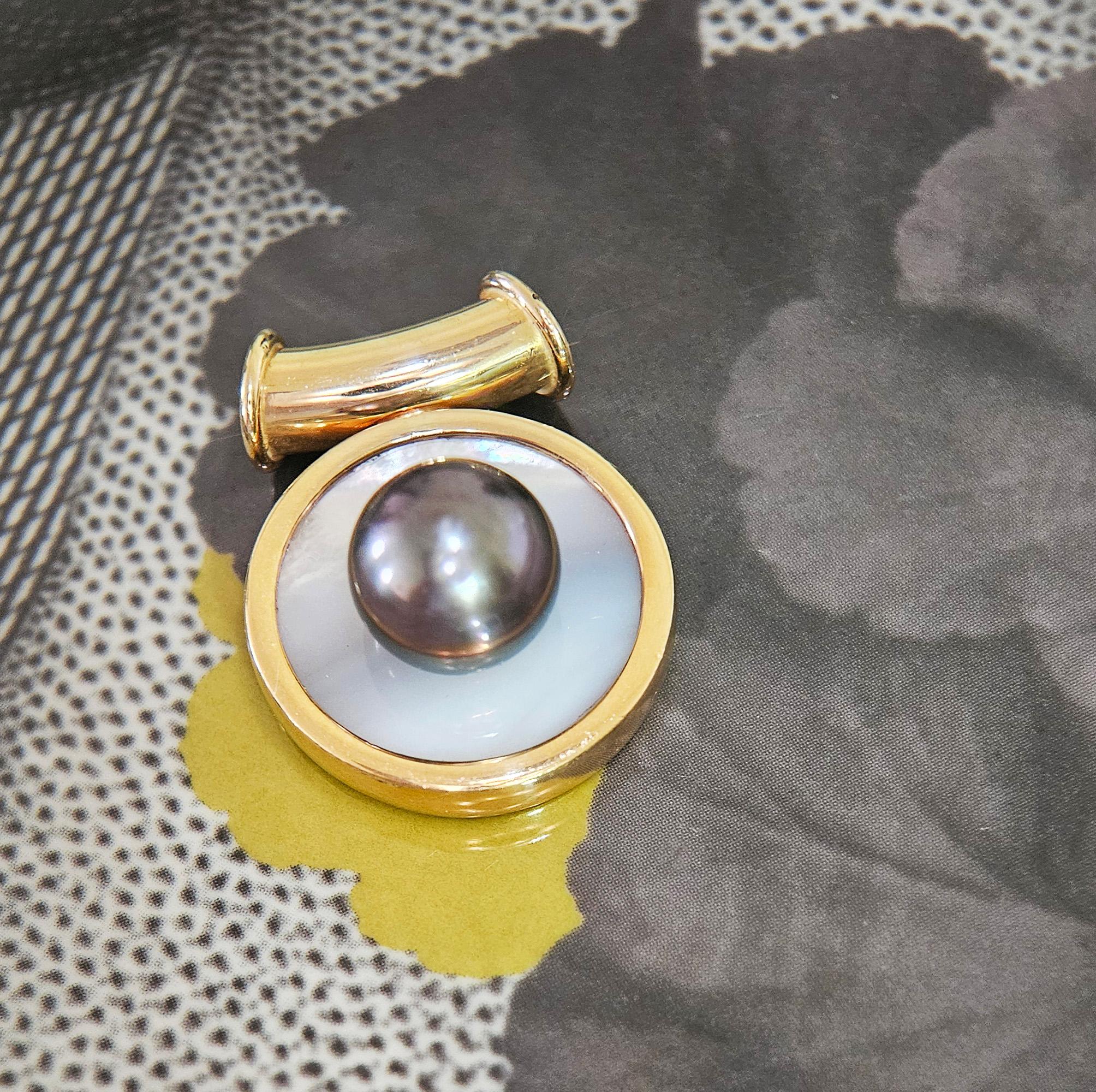 Vintage Or Jaune 18K Tahitien & Nacre Pendentif Slide en vente 2