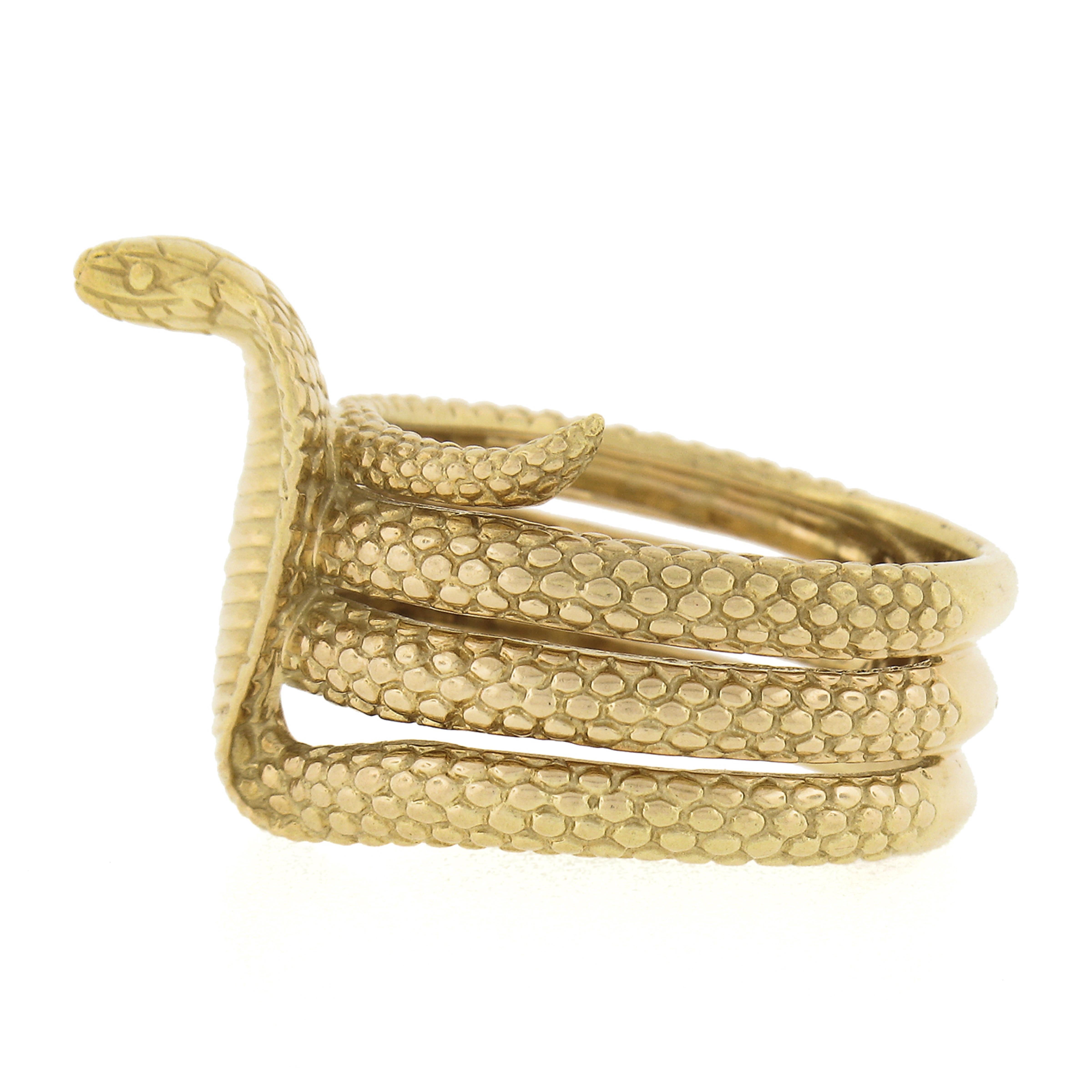 Vintage 18k Yellow Gold Textured Detailed Coiled Cobra Snake Wrap Wide Band Ring For Sale 1