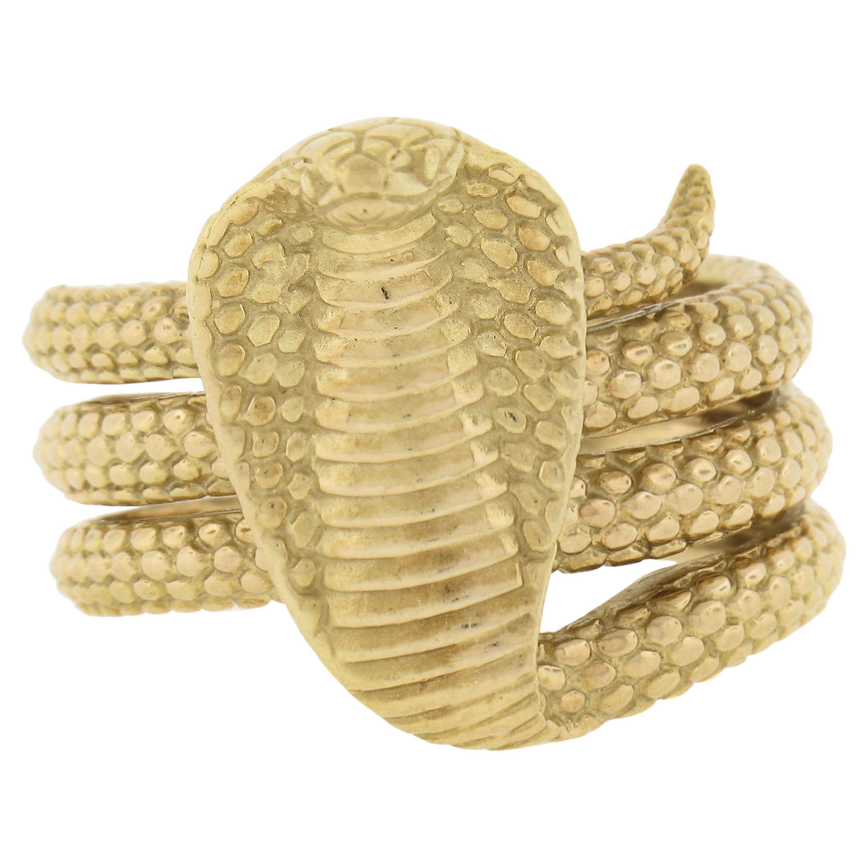 Vintage 18k Yellow Gold Textured Detailed Coiled Cobra Snake Wrap Wide Band Ring For Sale