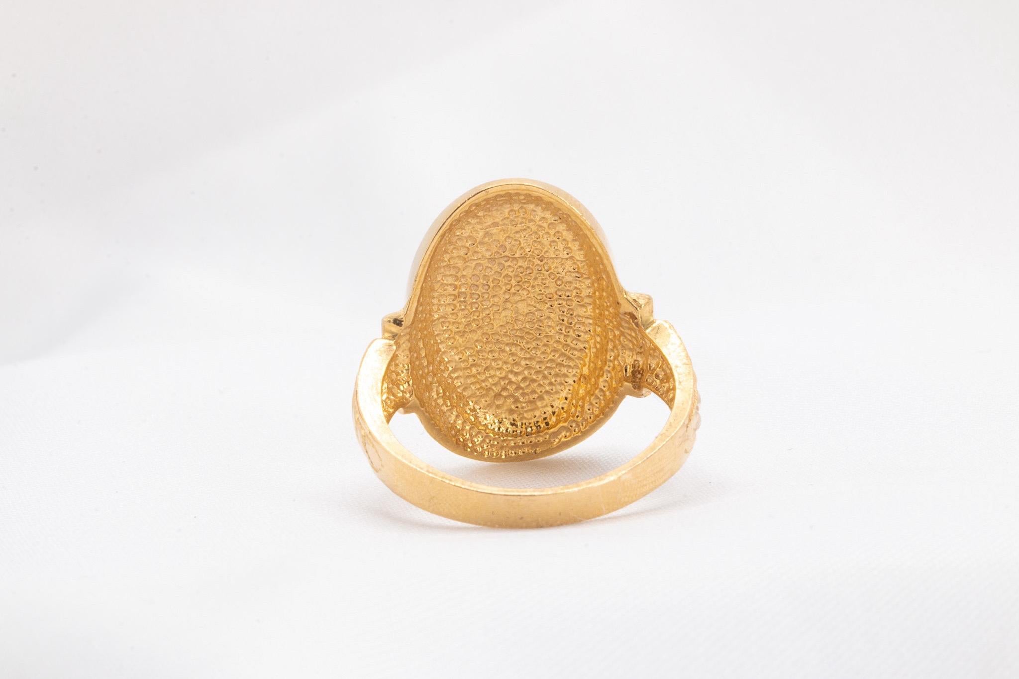 Vintage 18k Yellow Gold Textured Ring by ZRW In Good Condition For Sale In Houston, TX