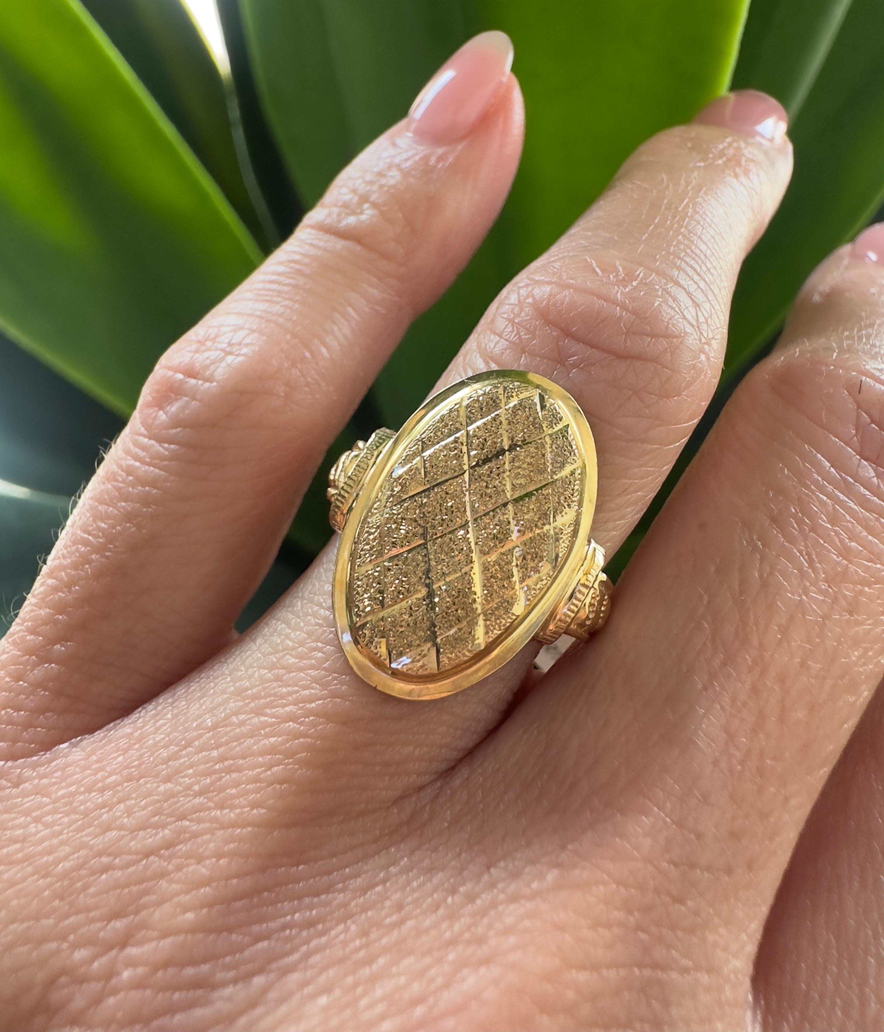 Women's or Men's Vintage 18k Yellow Gold Textured Ring by ZRW For Sale