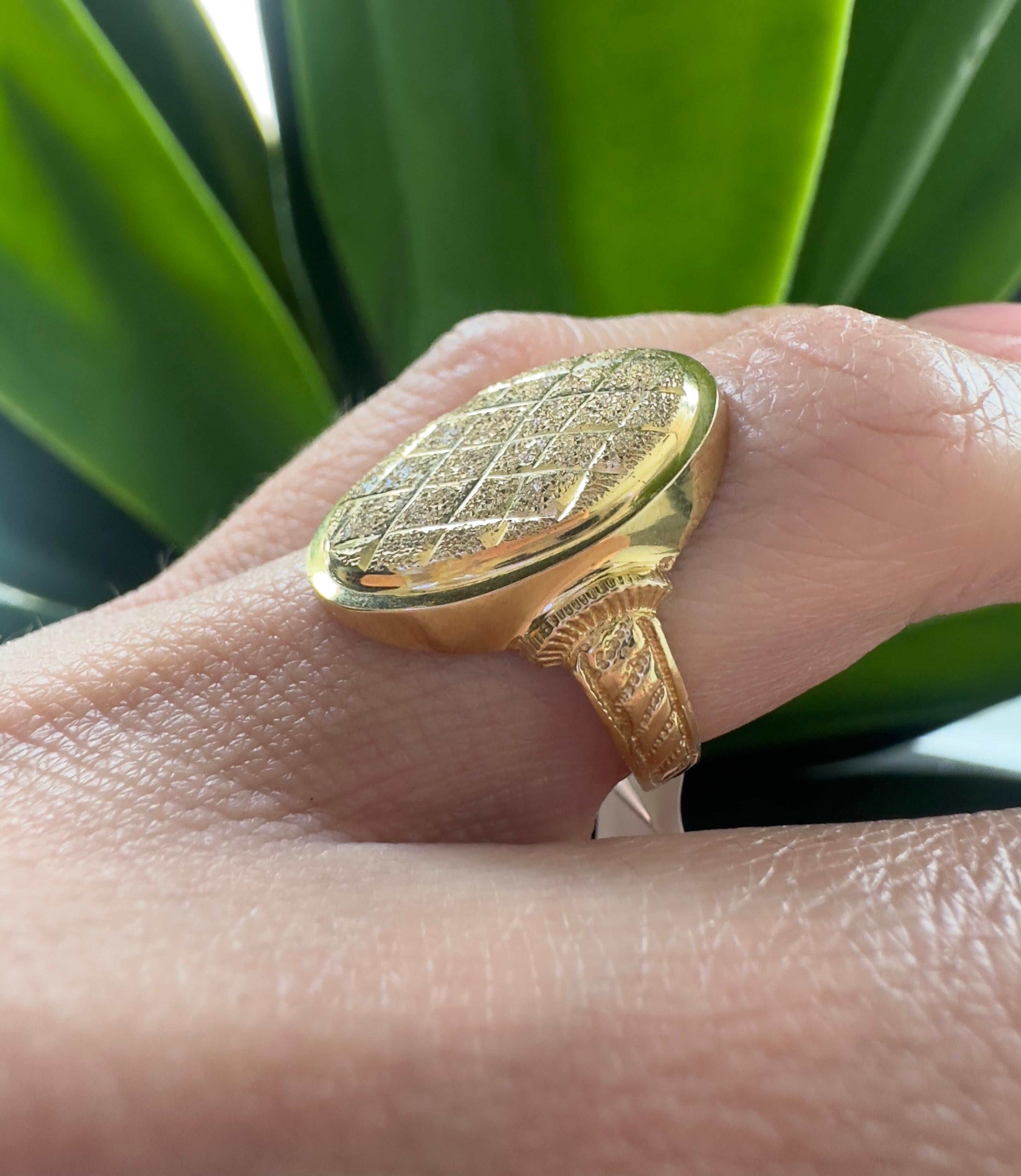 Vintage 18k Yellow Gold Textured Ring by ZRW For Sale 1