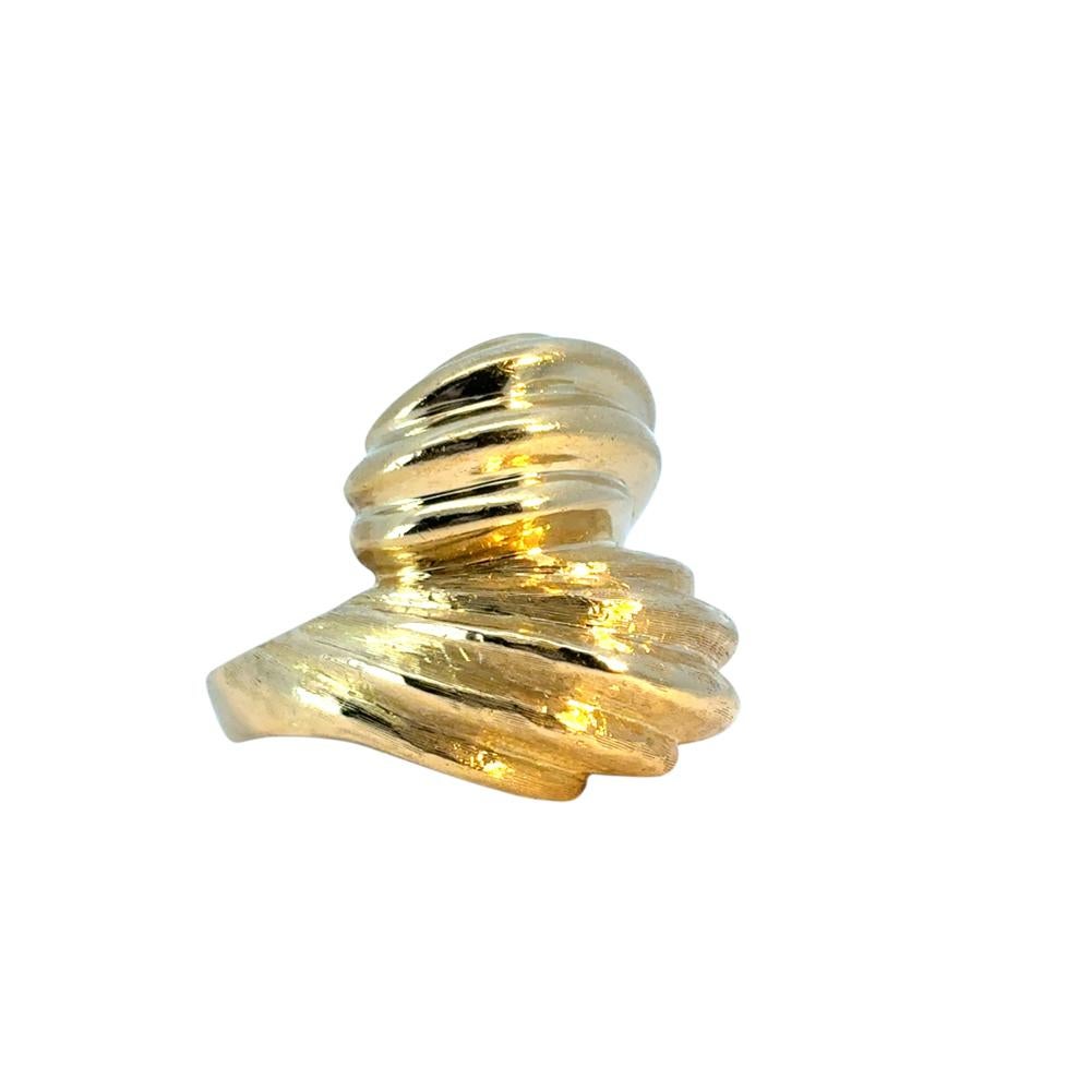Vintage 18k Yellow Gold Textured Swirl Statement Ring

This stunning vintage 18k Swirl Statement Ring is in excellent condition and is ready to ship!

Ring Style: Statement Ring
Design: Textured Swirl Pattern; The design (measuring approximately