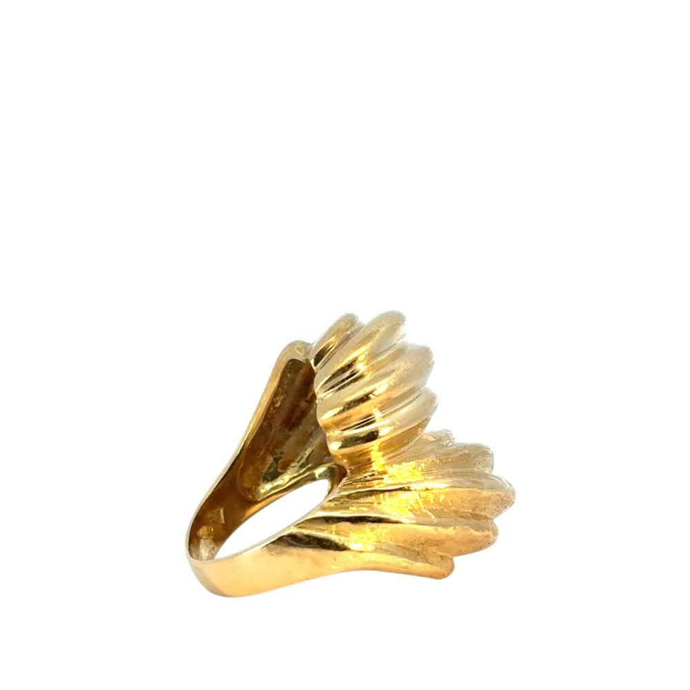 Vintage 18k Yellow Gold Textured Swirl Statement Ring In Excellent Condition In Boca Raton, FL