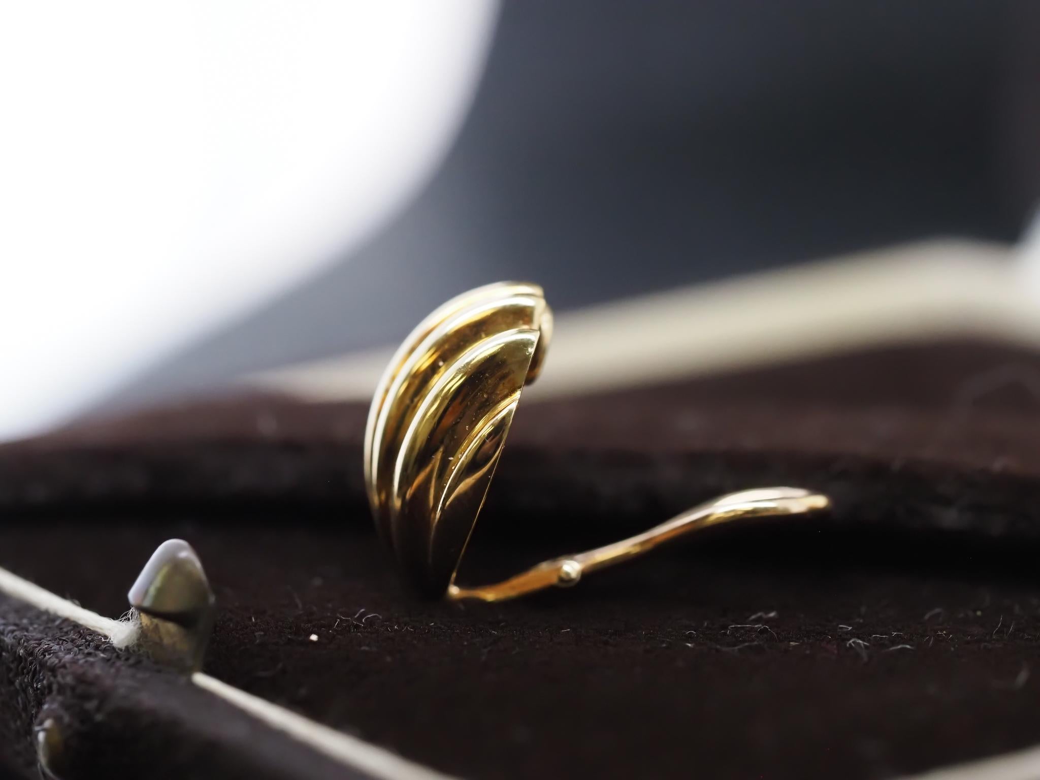Vintage 18K Yellow Gold Tiffany & Co. Seashell Earrings For Sale 7