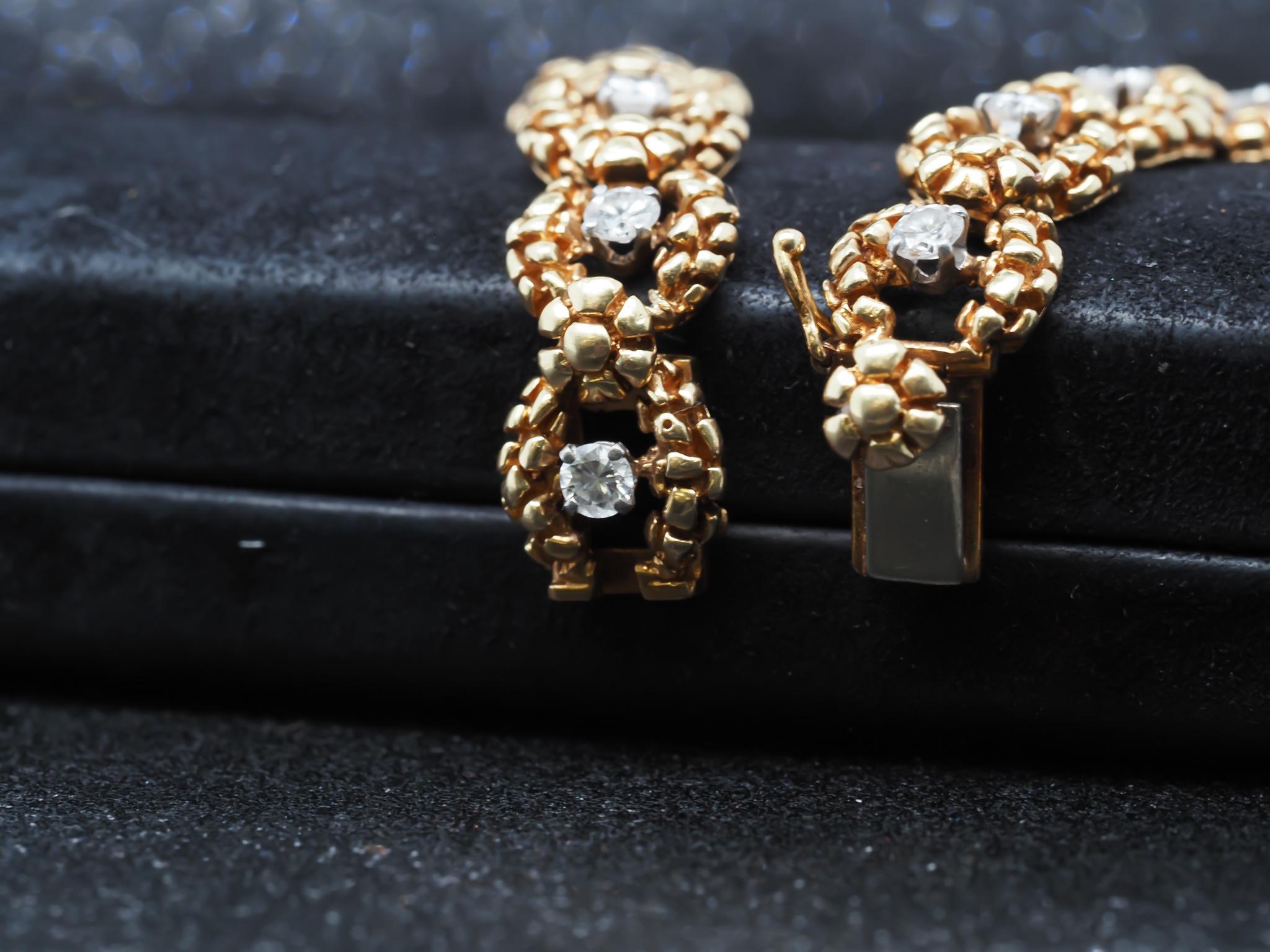 Vintage 18K Yellow Gold Tiffany & Co. Textured Diamond Bracelet - VHK#959 For Sale 6