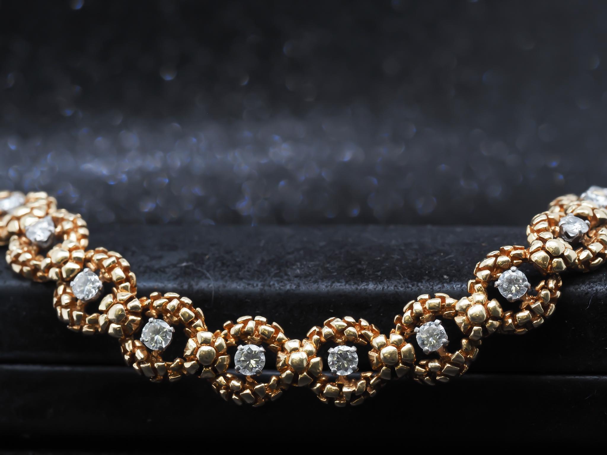 Vintage 18K Yellow Gold Tiffany & Co. Textured Diamond Bracelet - VHK#959

Year: 1970s

Item Details:
Metal Type: 18K Yellow Gold [Hallmarked, and Tested]
Weight: 30.8 grams (All Items Total)

Diamond Details: 3.00ct total weight, E/F Color, VS