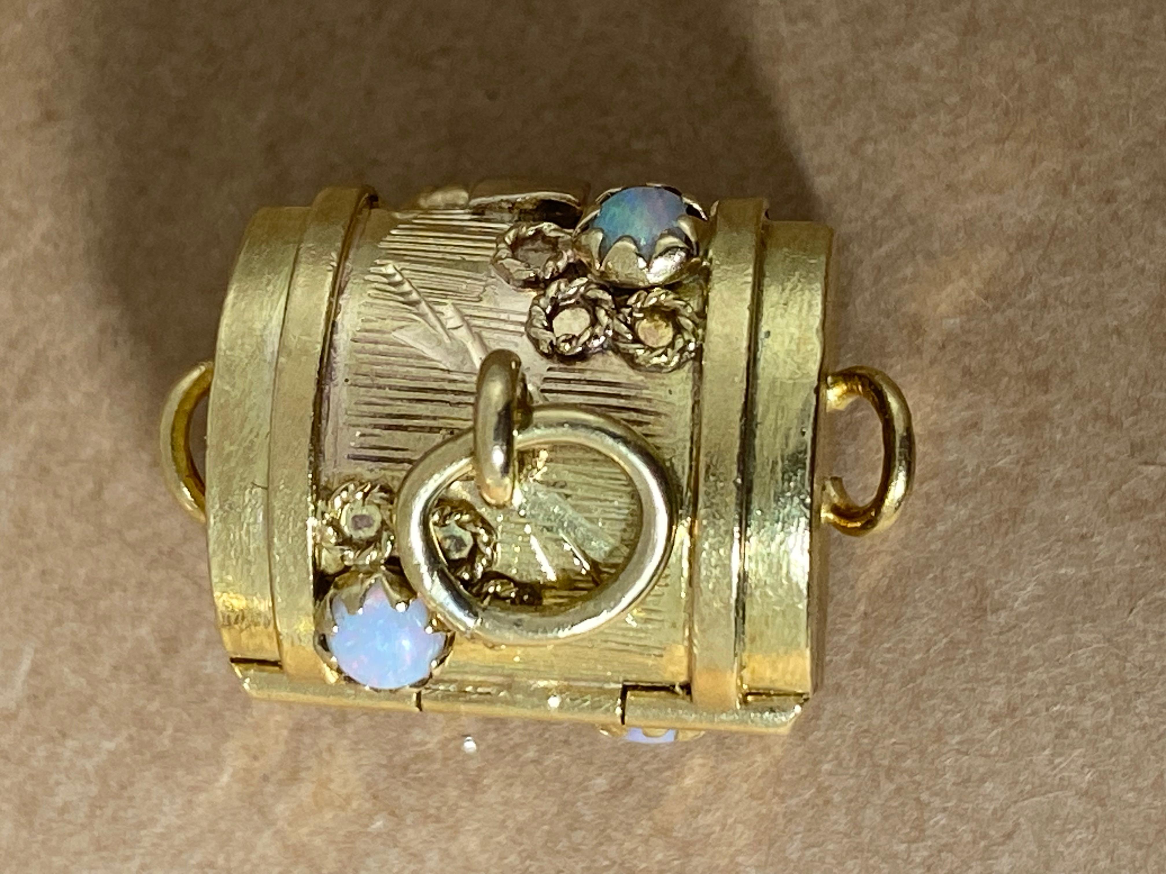 Vintage 18K Yellow Gold Treasure Chest Italian Charm with Pearls & Opals In Excellent Condition In MELBOURNE, AU