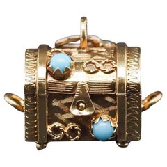 Vintage 18K Gelbgold Treasure Chest mit Perle innen Charme