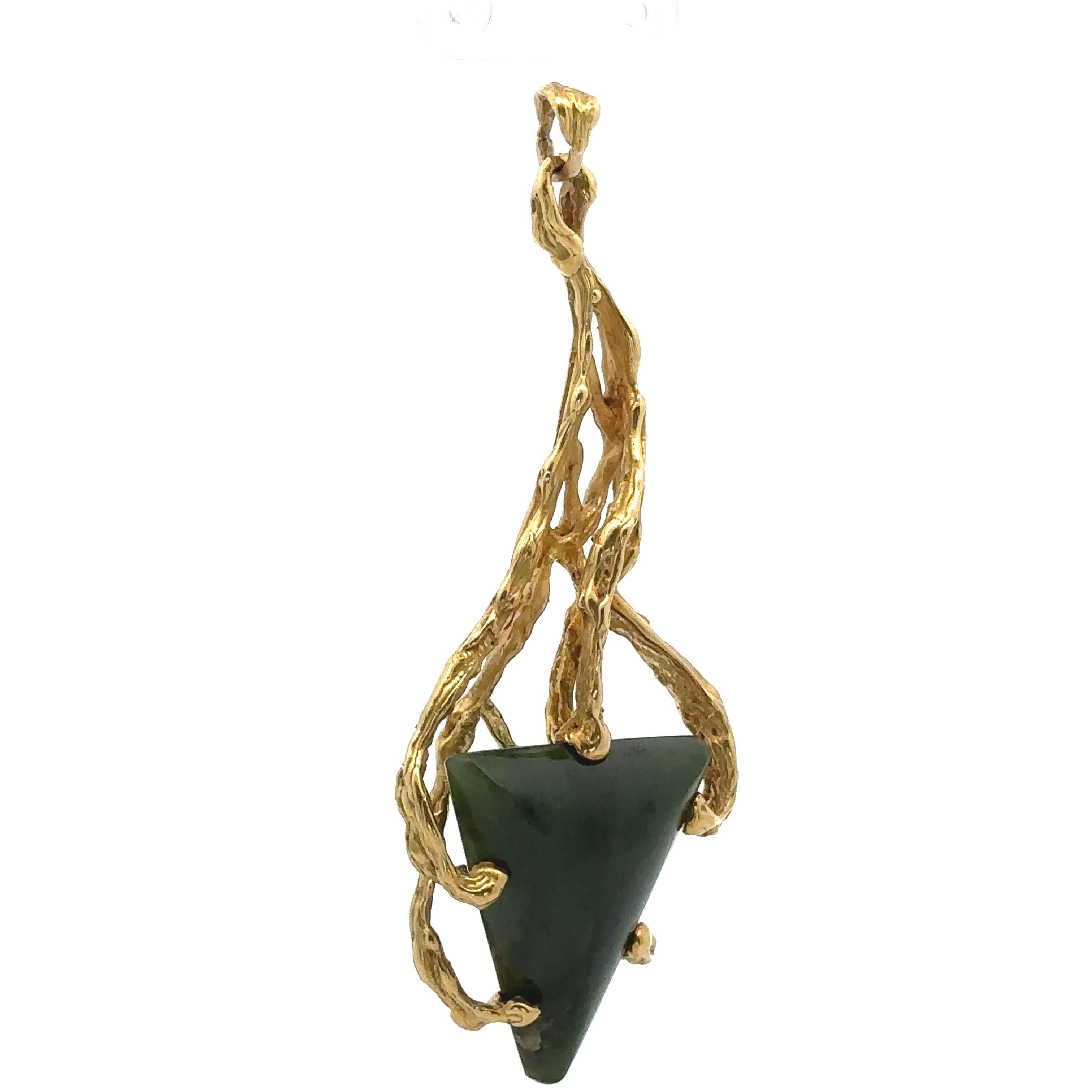 Vintage 18k Yellow Gold Triangular Nephrite Jade Large Freeform Textured Pendant For Sale 5