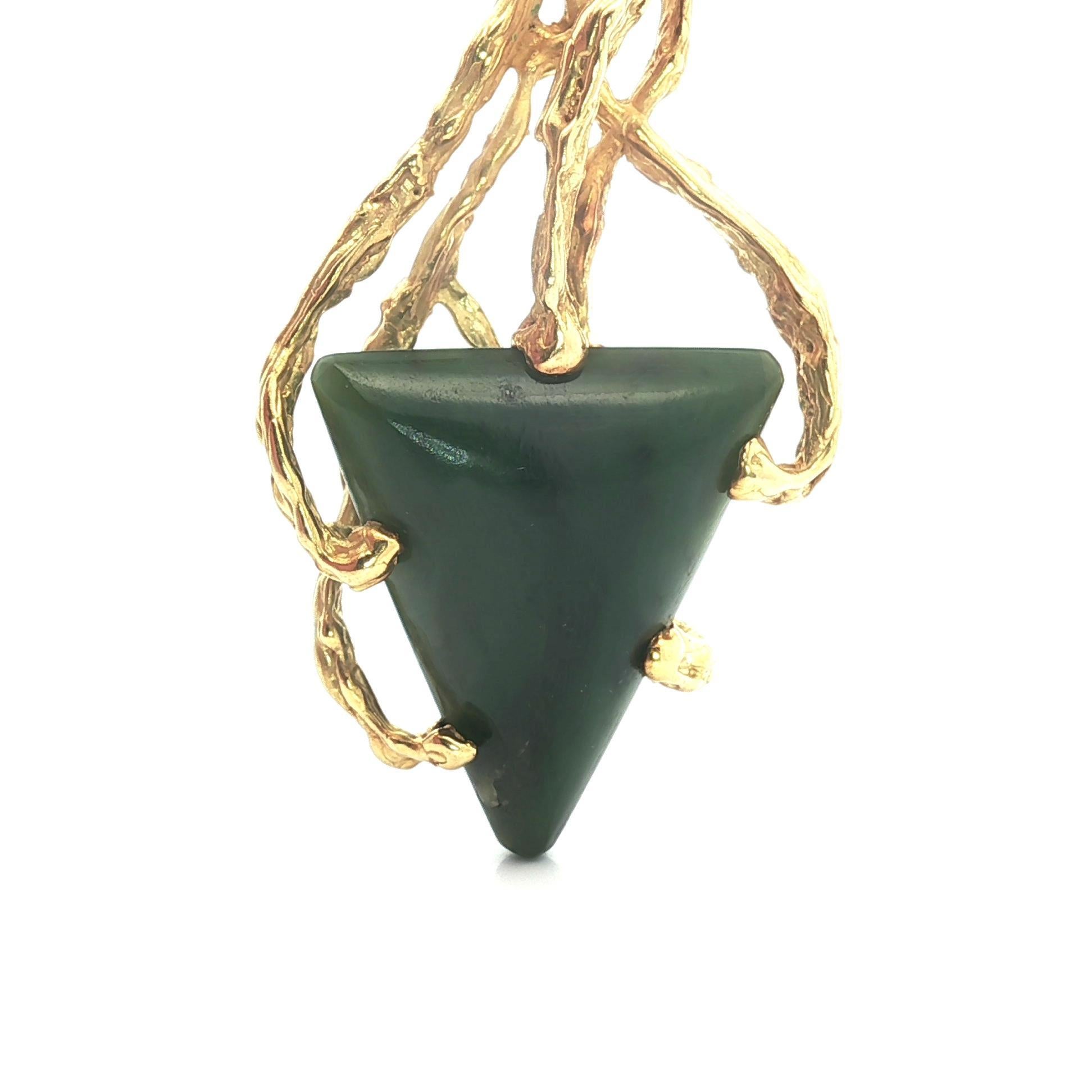 Vintage 18k Yellow Gold Triangular Nephrite Jade Large Freeform Textured Pendant For Sale 8